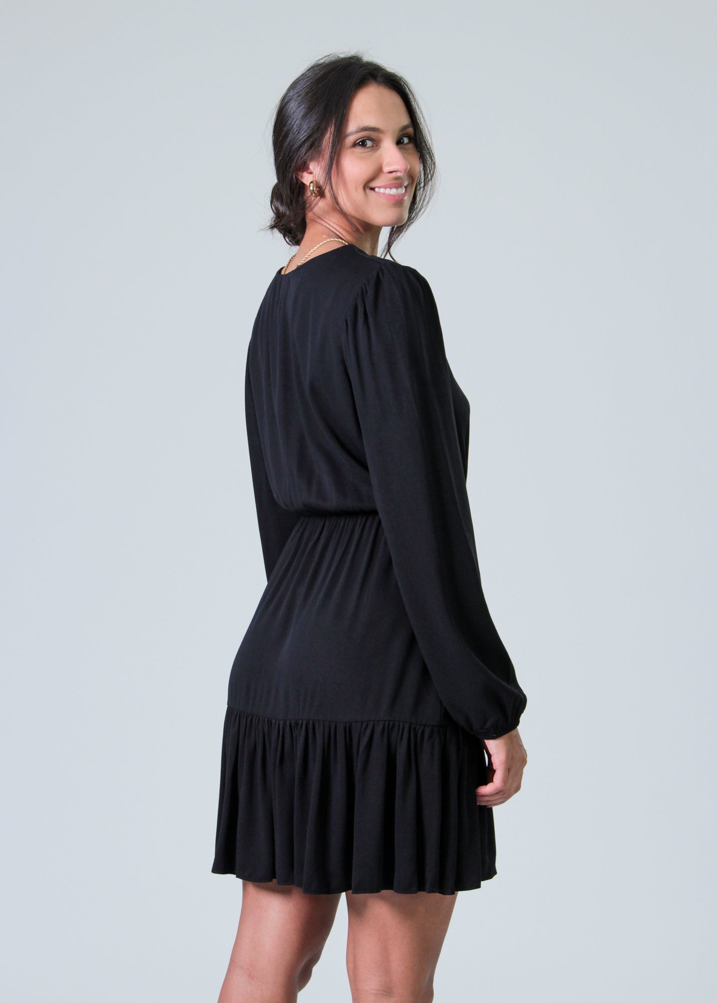 Vestido Babado Manga Longa - Preto