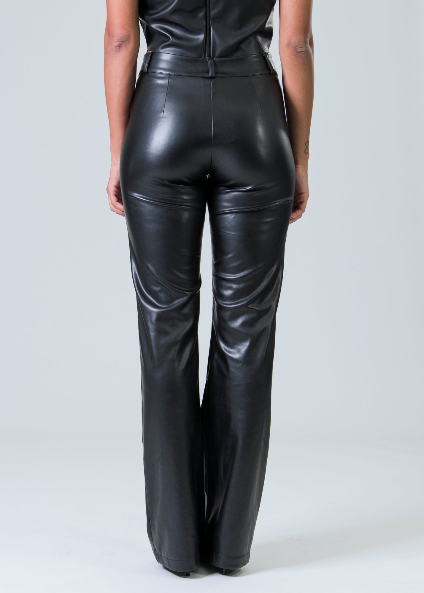 Calça Wide Leg Couro Fake - Preta