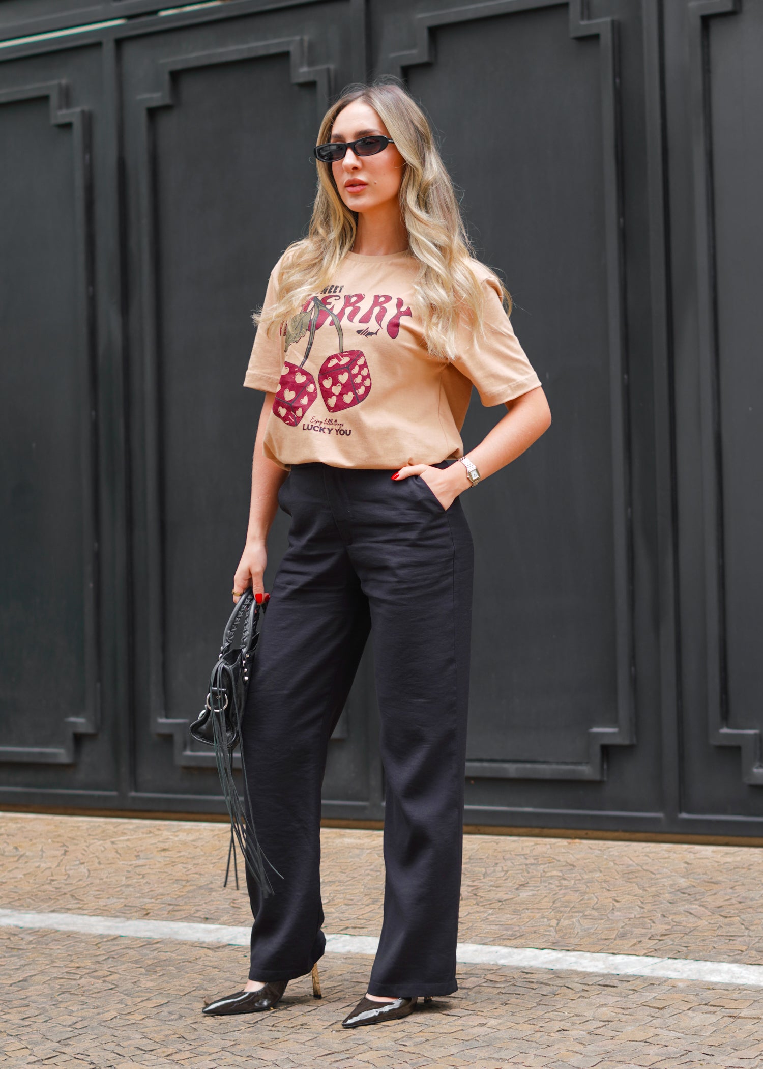 Camiseta Oversized Cherry - Ocre