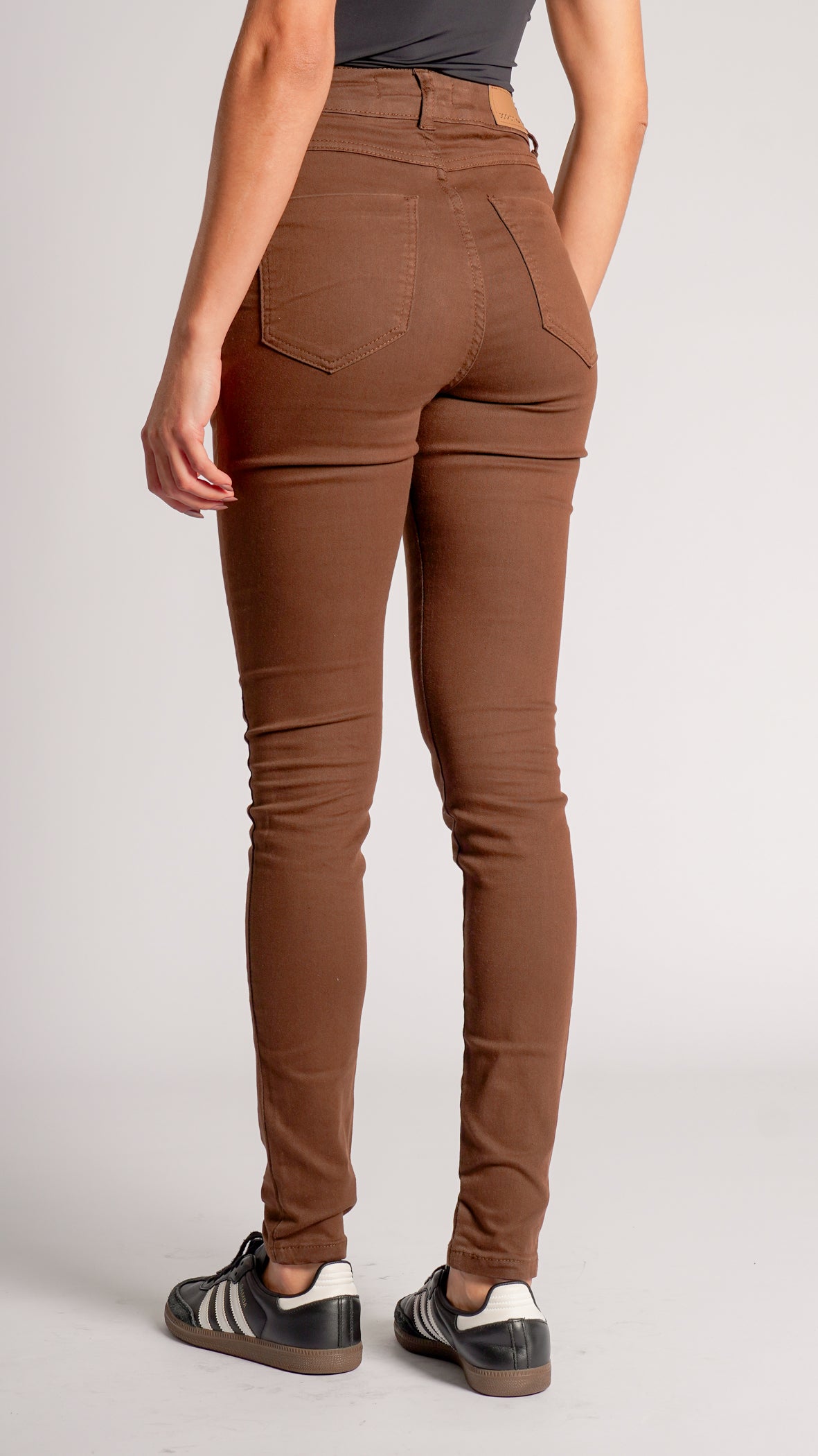 Calça Jeans Skinny - Marrom