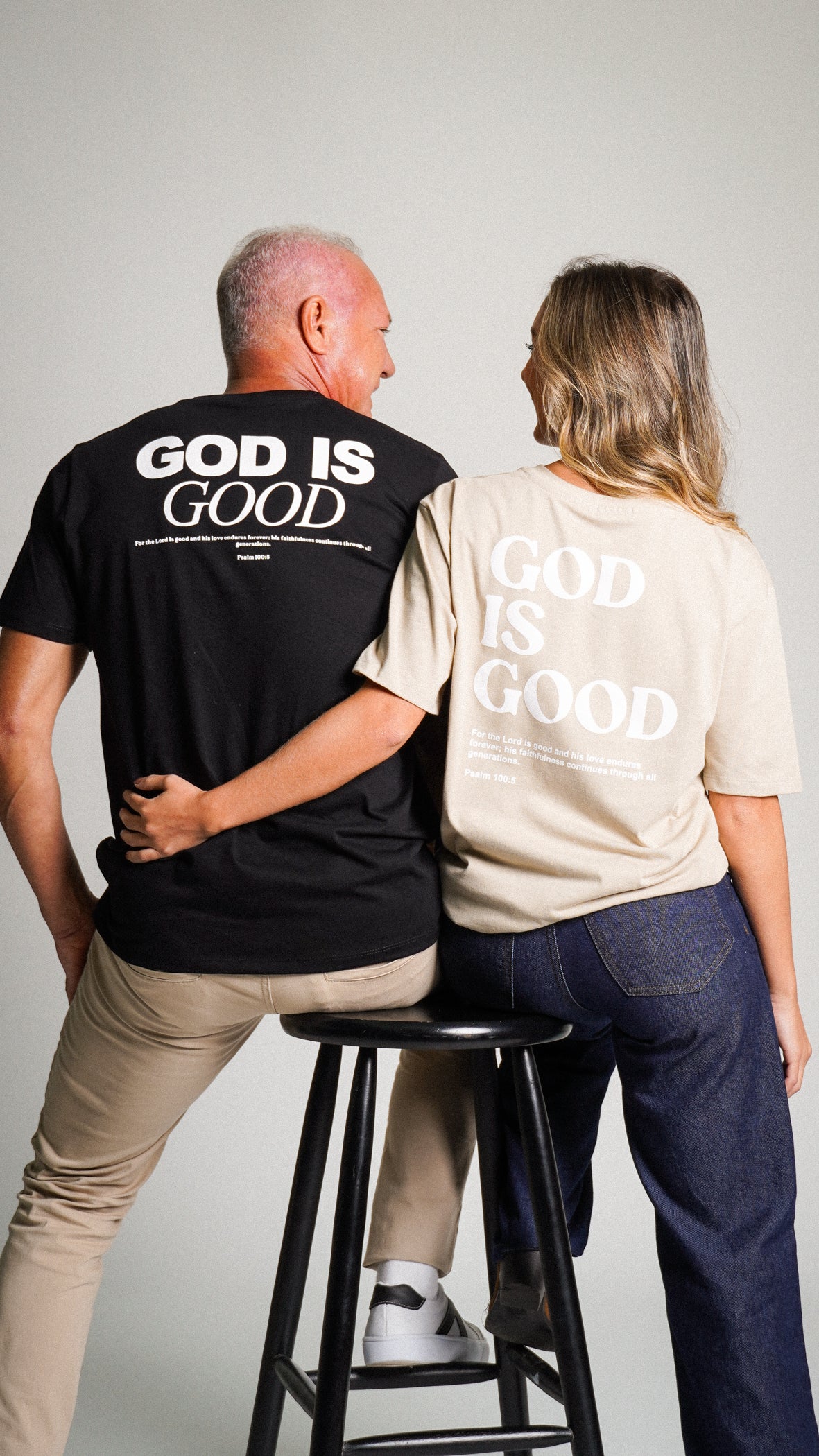 Camiseta Estampada God is Good - Preta