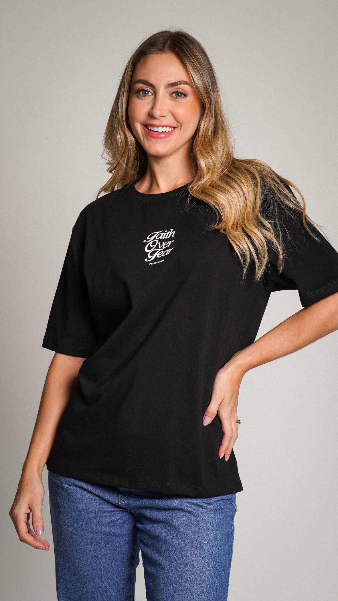 Camiseta Oversized Preta - Faith Over Fear