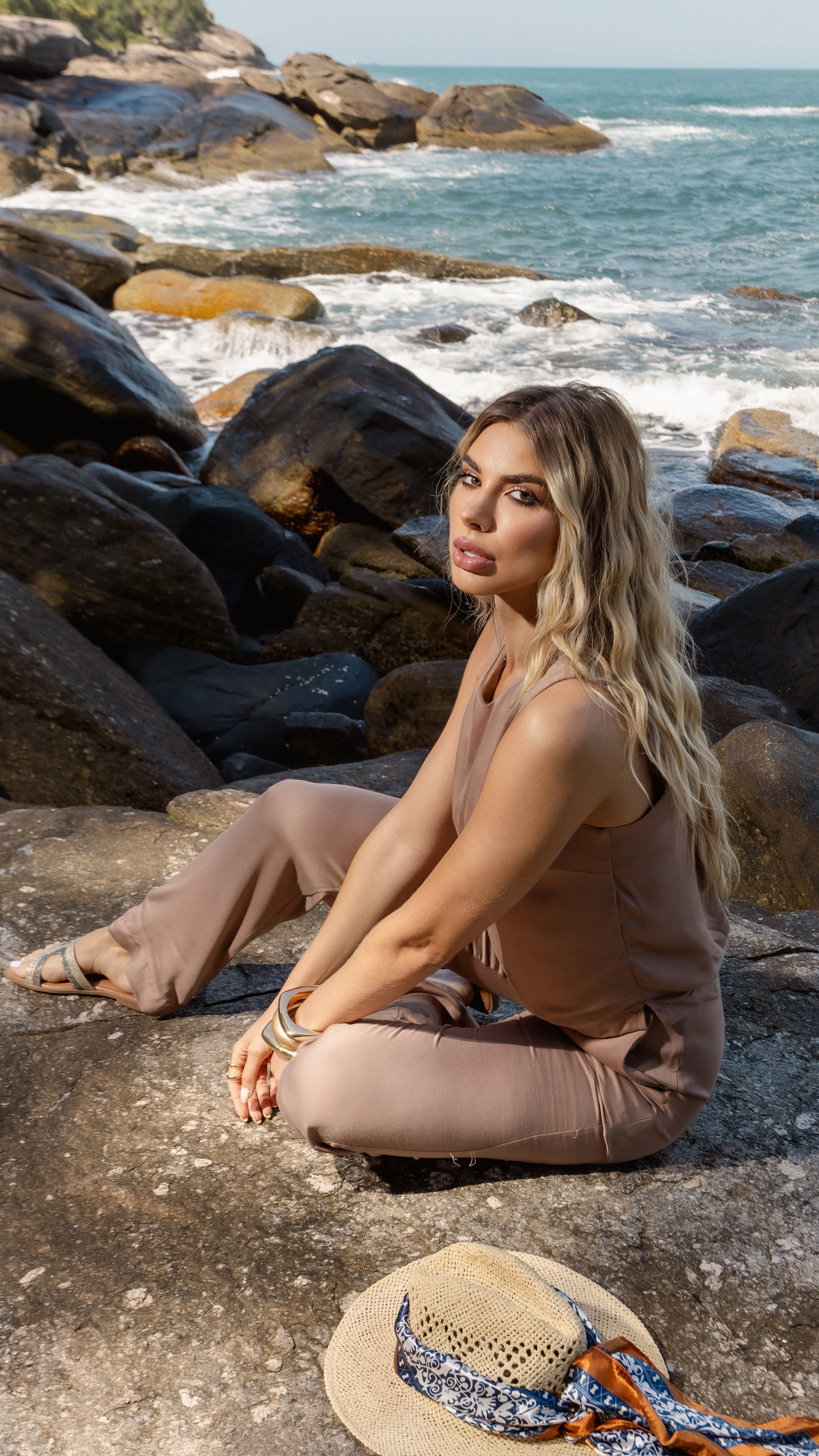 Regata Cropped Canelada - Marrom