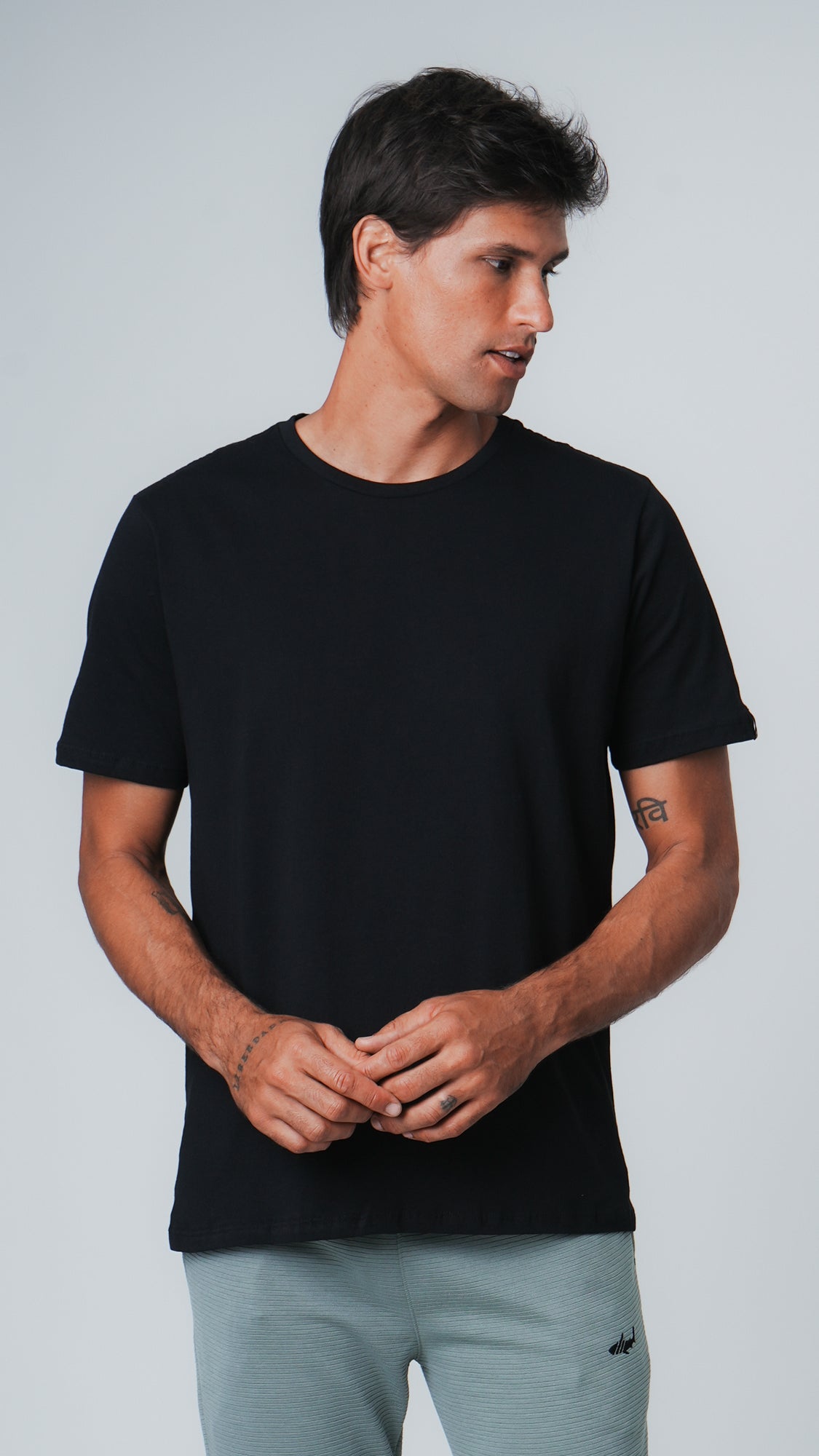 Camiseta Lisa - Preta