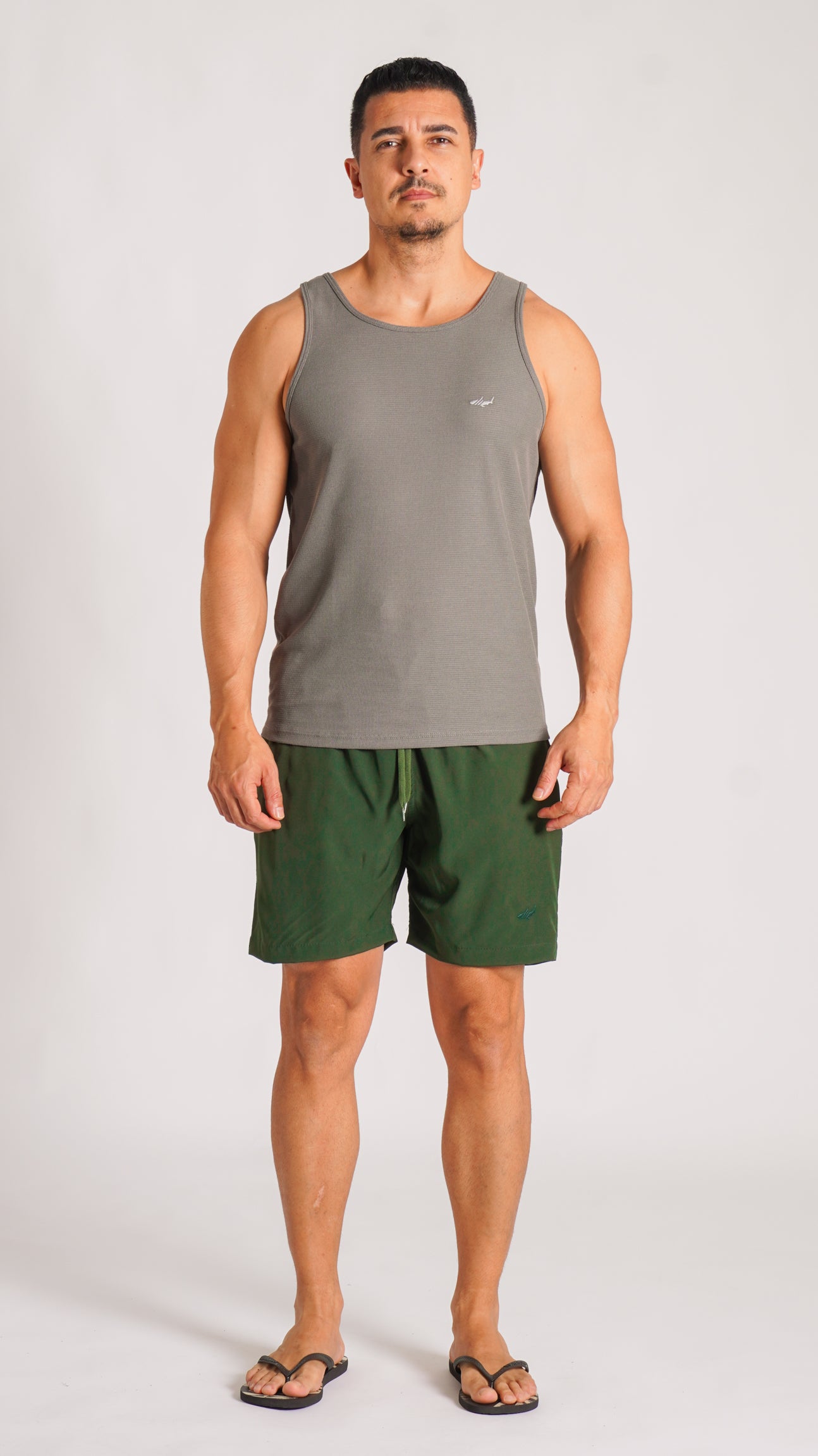 Bermuda Microfibra Básica - Verde Militar