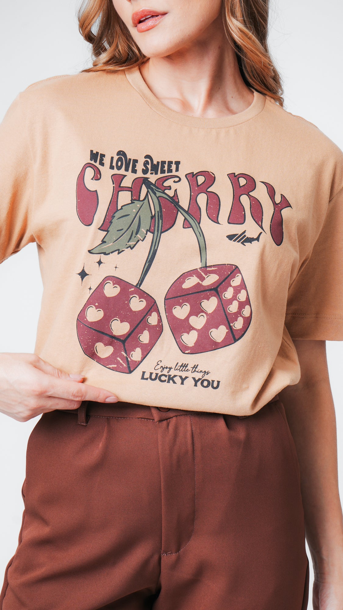 Camiseta Oversized Cherry - Ocre