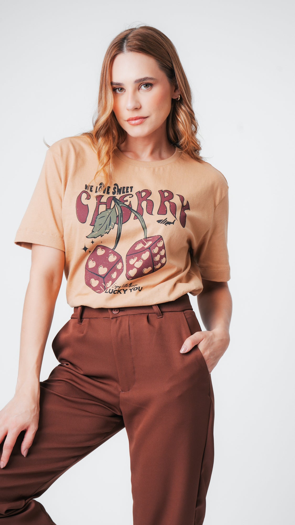 Camiseta Oversized Cherry - Ocre