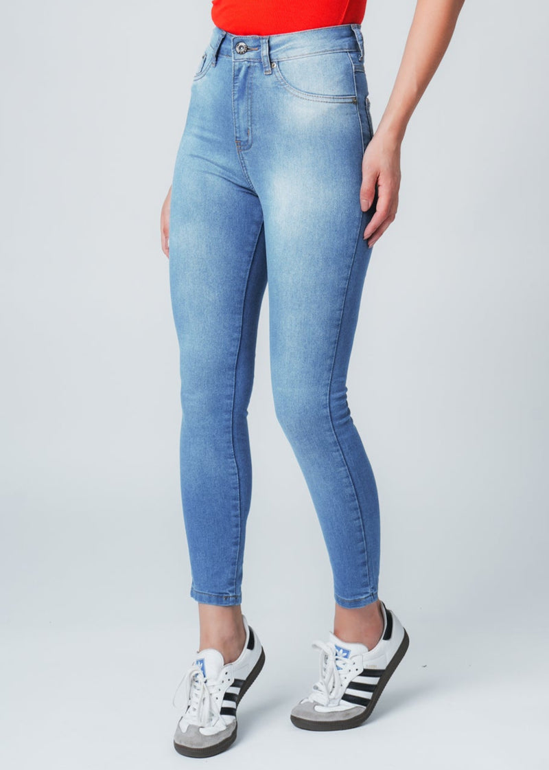 Calça Jeans - Clara Capri