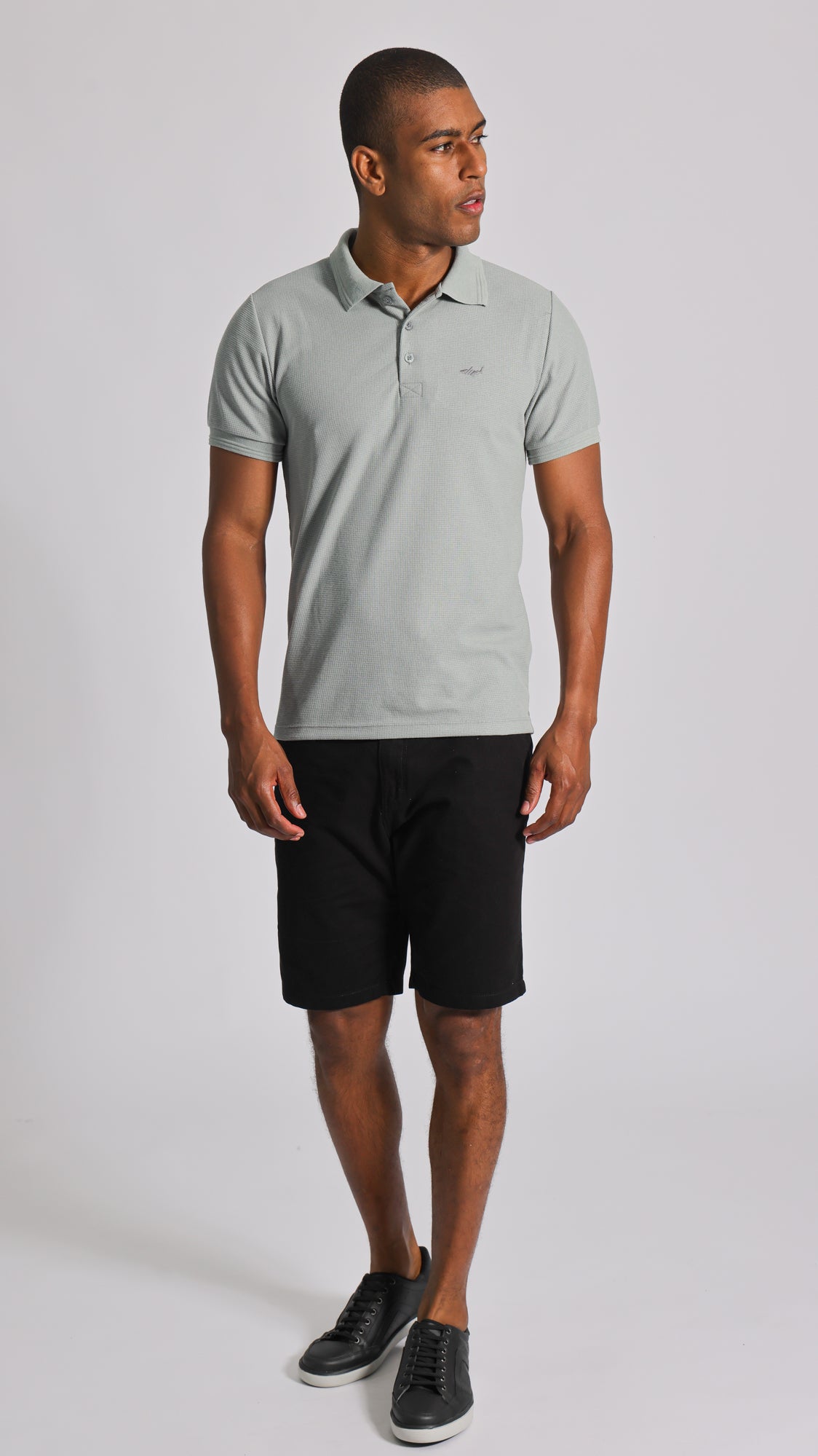 Bermuda Sarja Bolso Faca - Preta