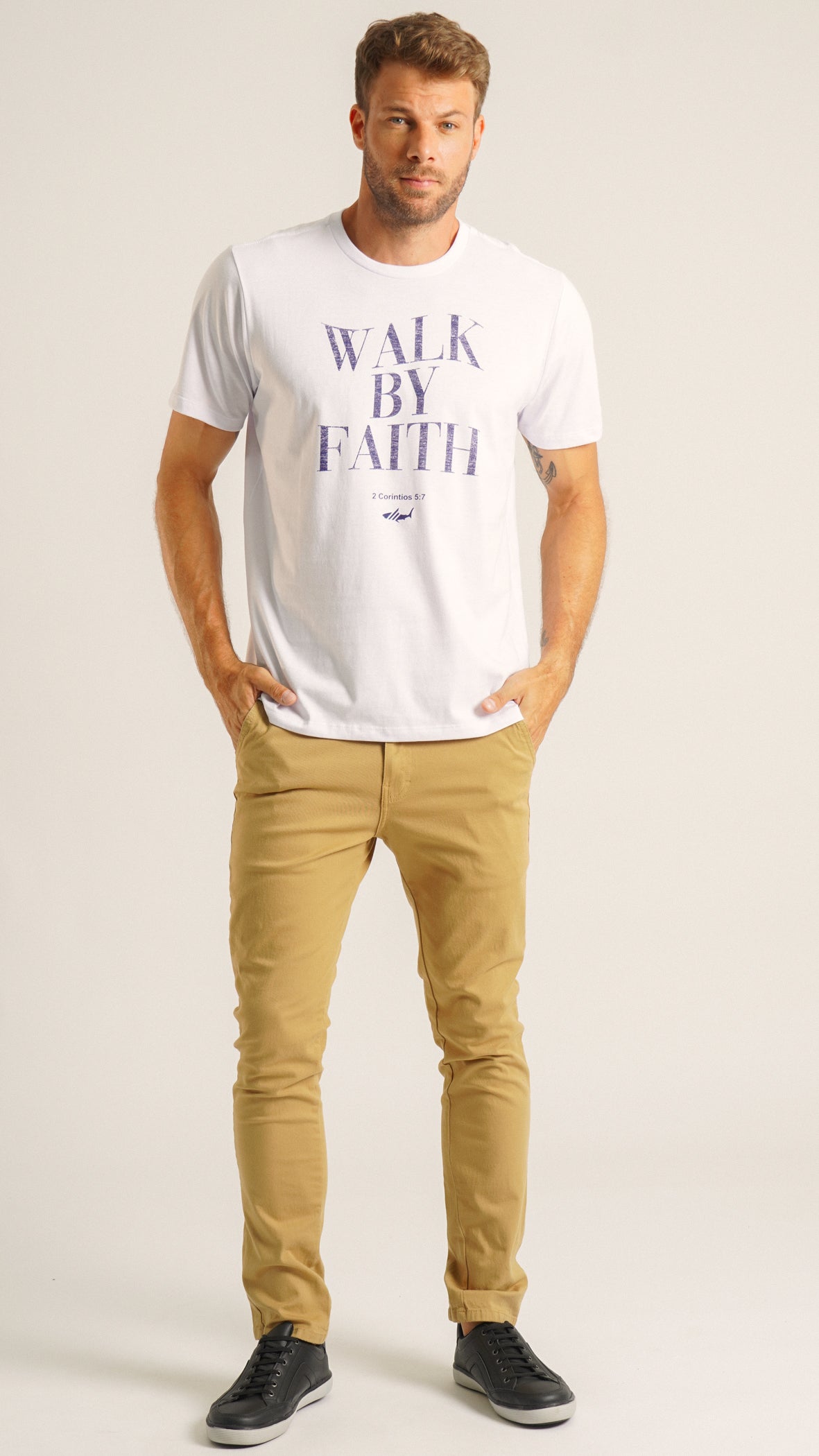 Camiseta Estampada Walk By Faith - Branca