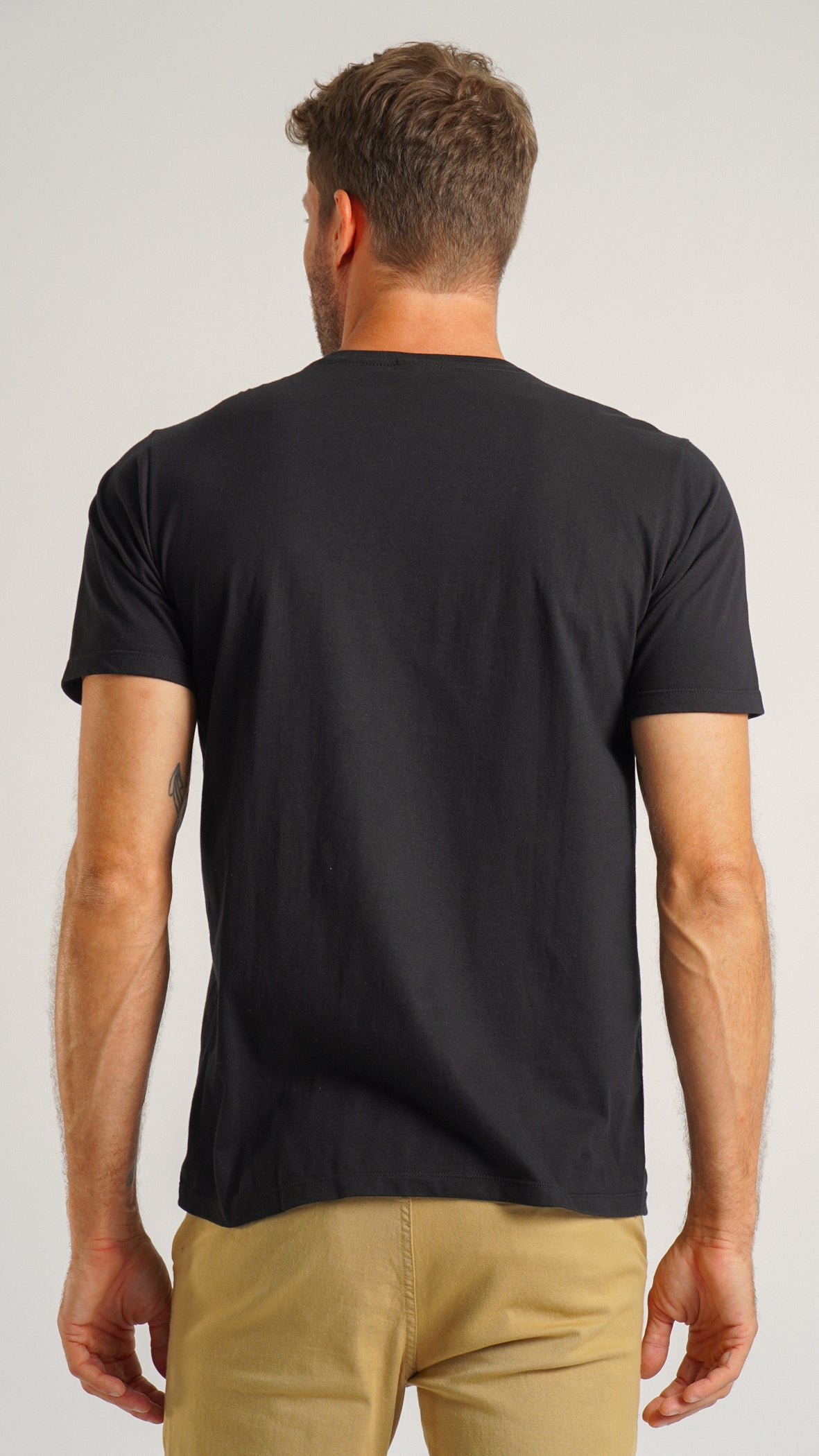 Camiseta Básica - Preta