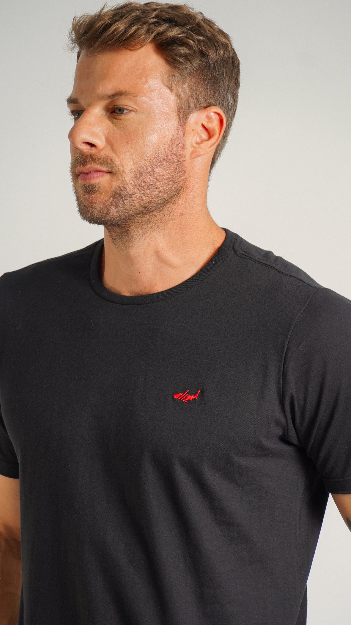 Camiseta Básica - Preta