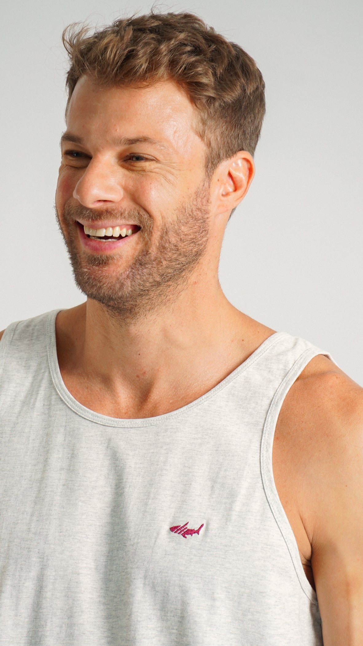 Regata Básica - Cinza