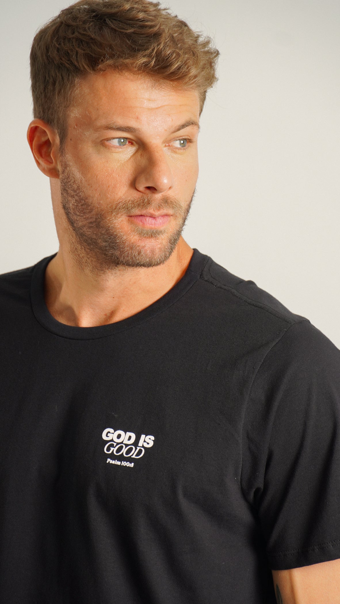 Camiseta Estampada God is Good - Preta