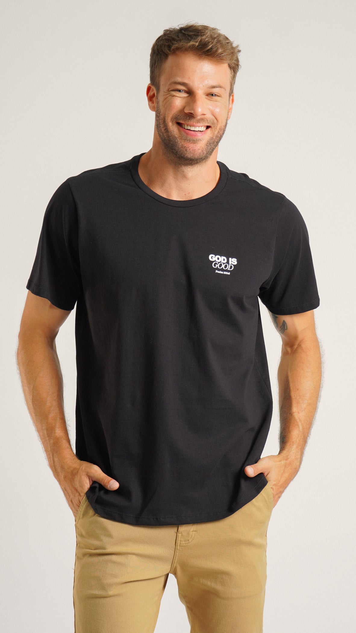 Camiseta Estampada God is Good - Preta