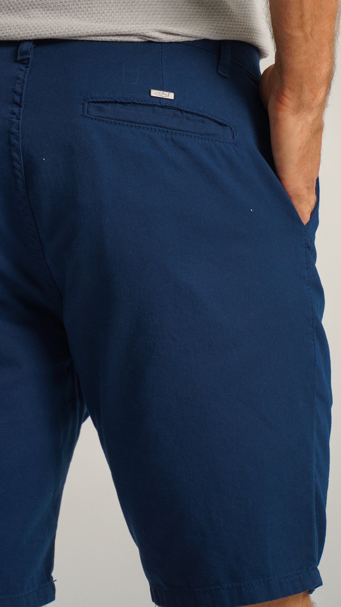 Bermuda Sarja Bolso Faca - Azul Marinho