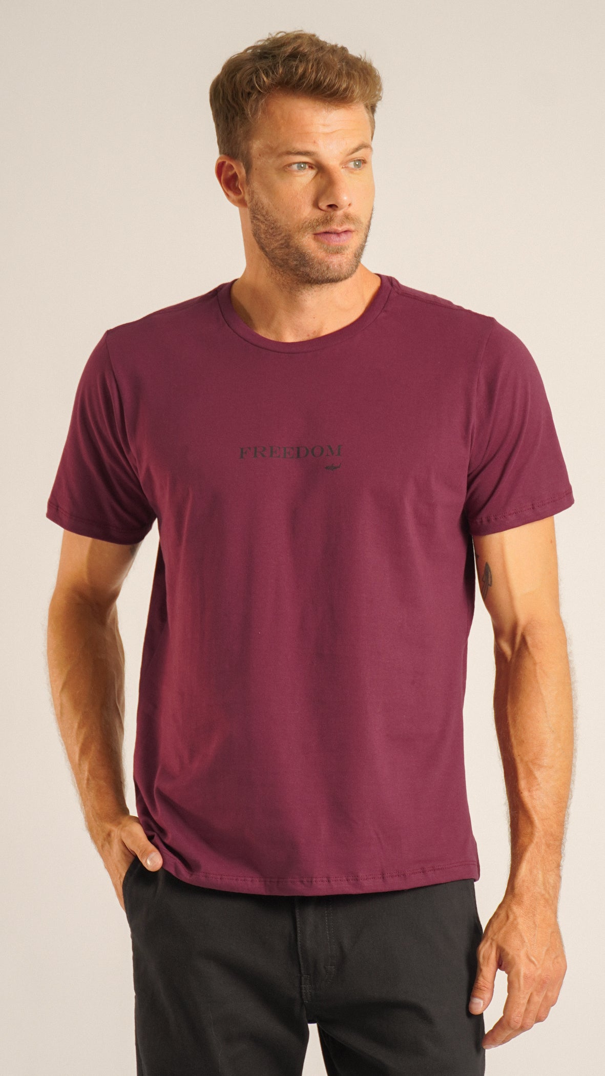 Camiseta Estampada Freedom - Bordô