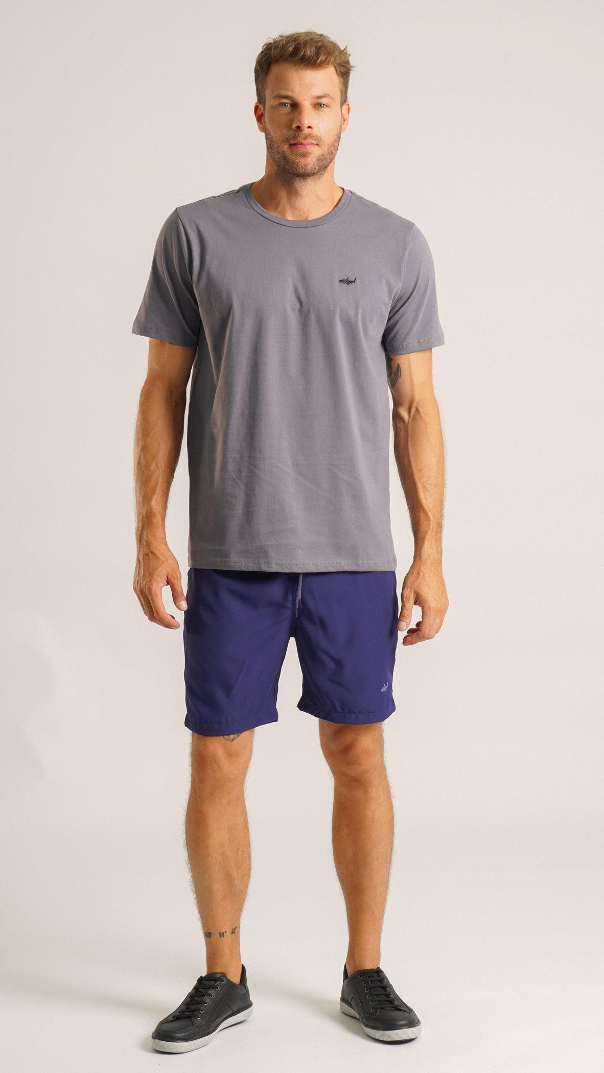 Bermuda Microfibra Lisa Longa - Azul Marinho