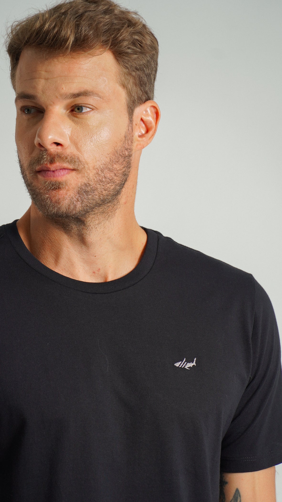 Camiseta Básica - Preta