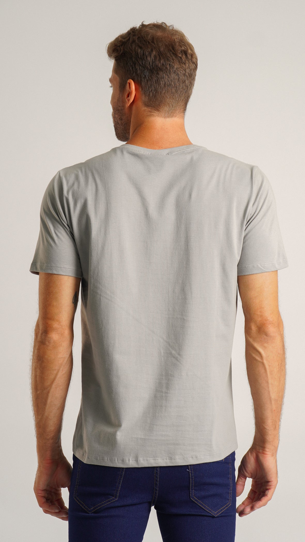 Camiseta Básica - Cinza