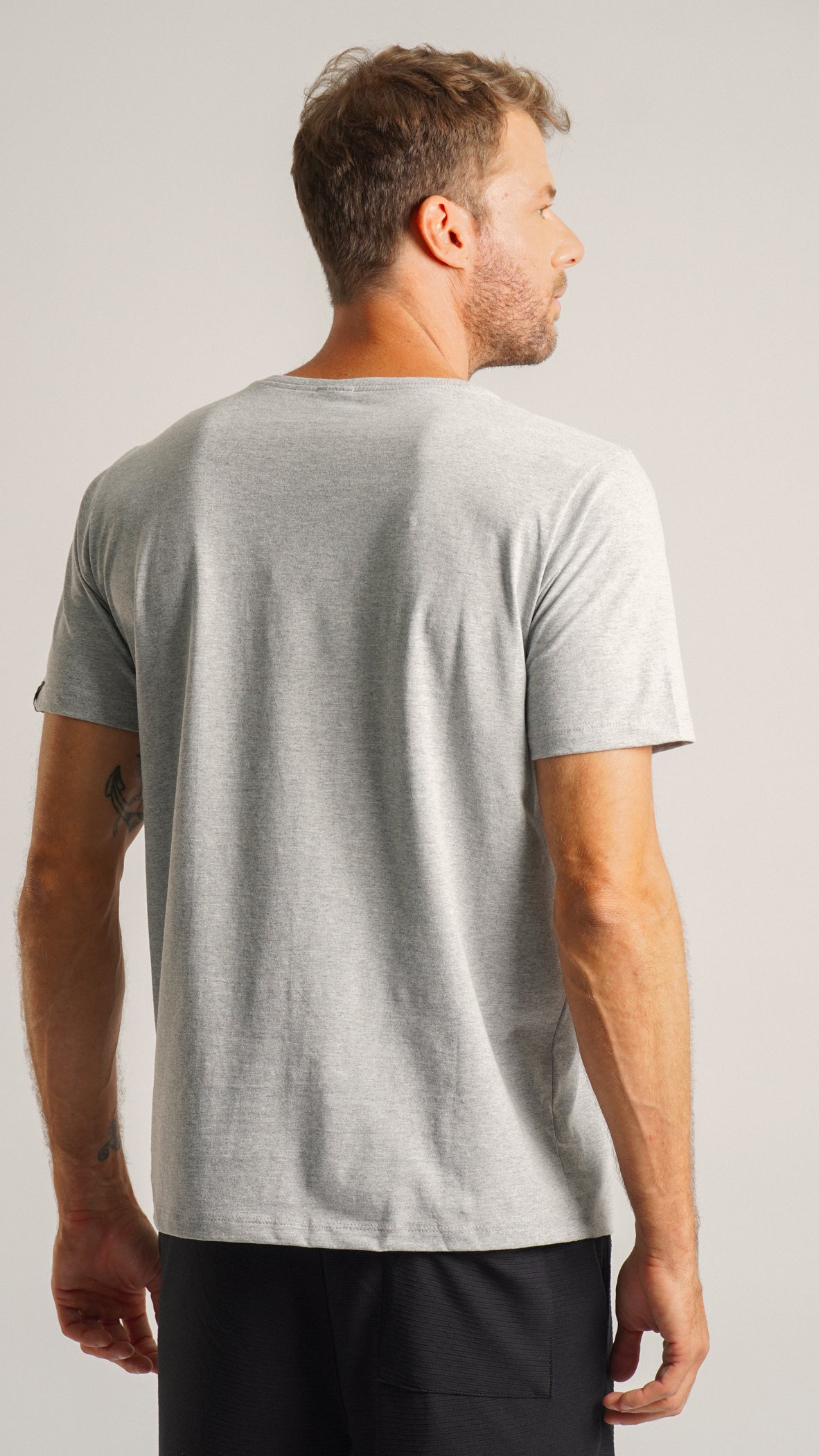 Camiseta Lisa - Cinza
