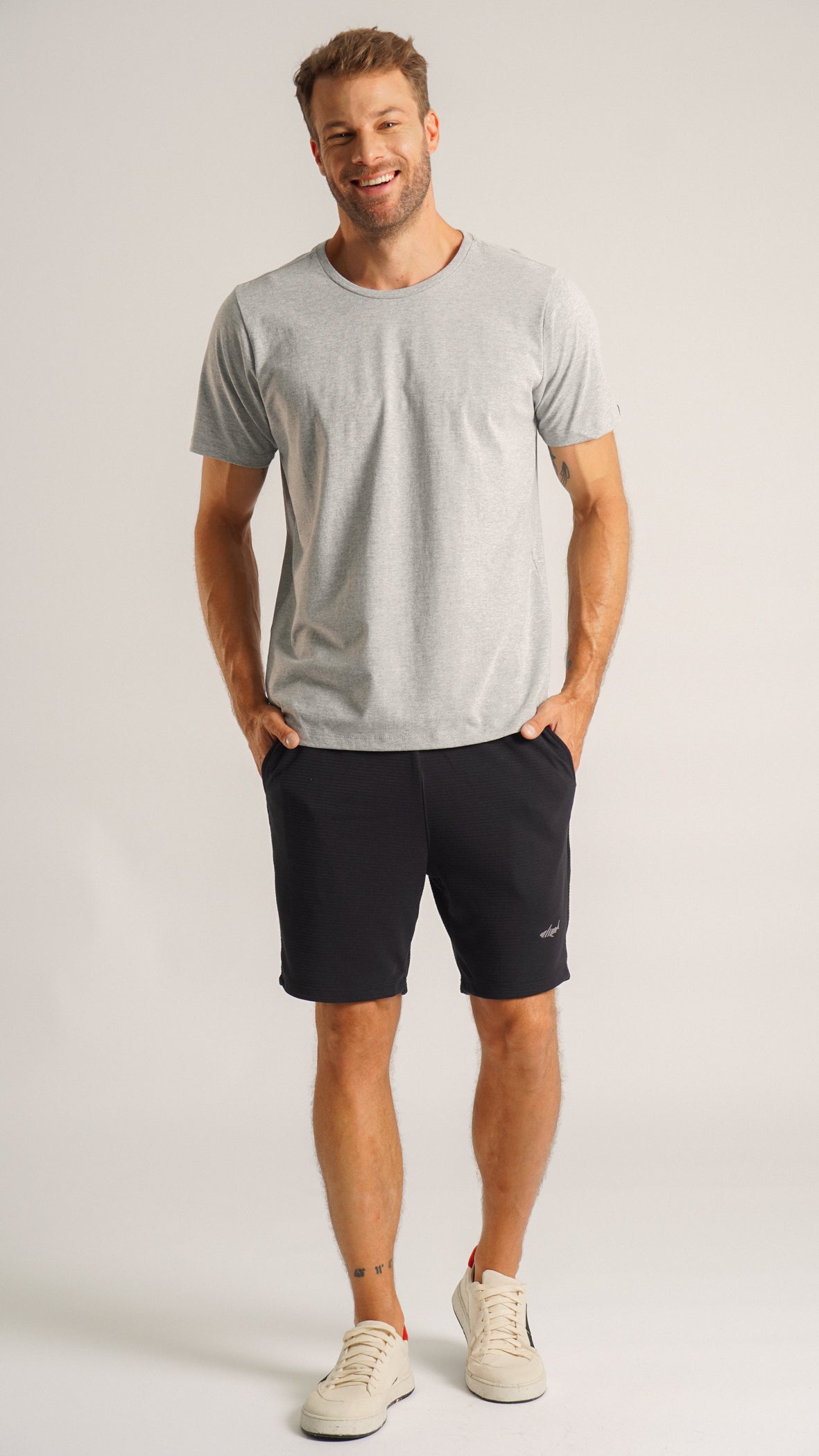 Camiseta Lisa - Cinza
