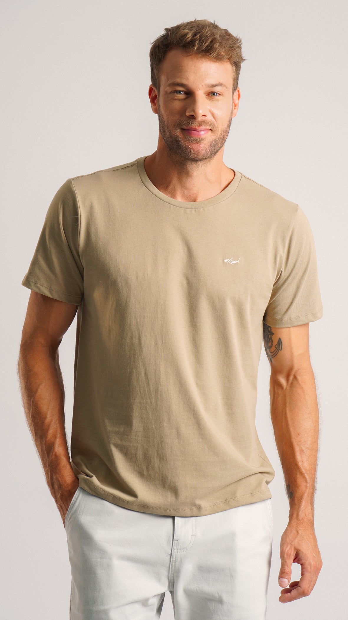 Camiseta Básica - Caqui