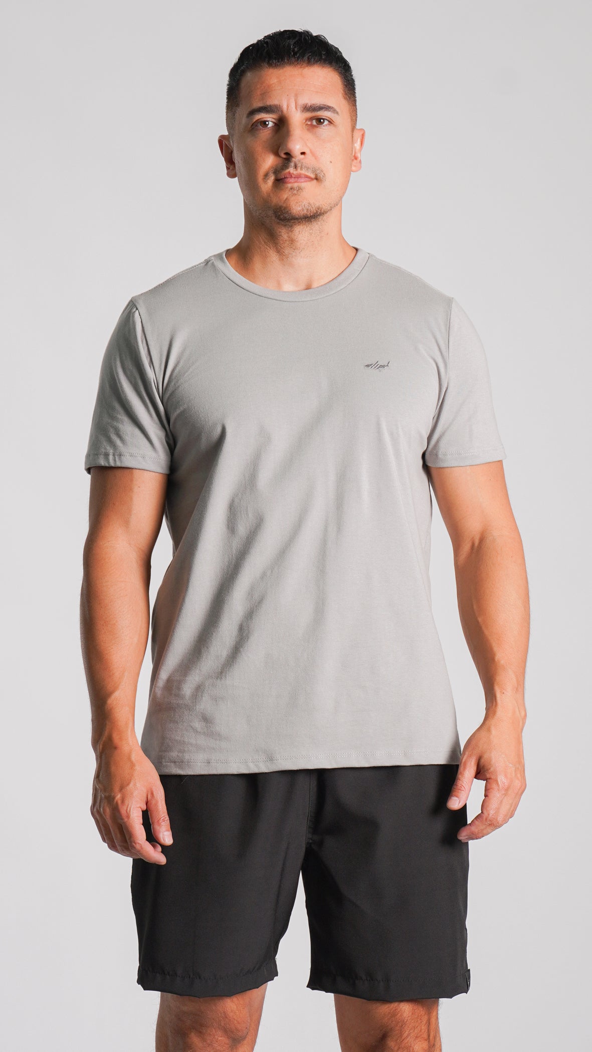 Camiseta Básica - Cinza