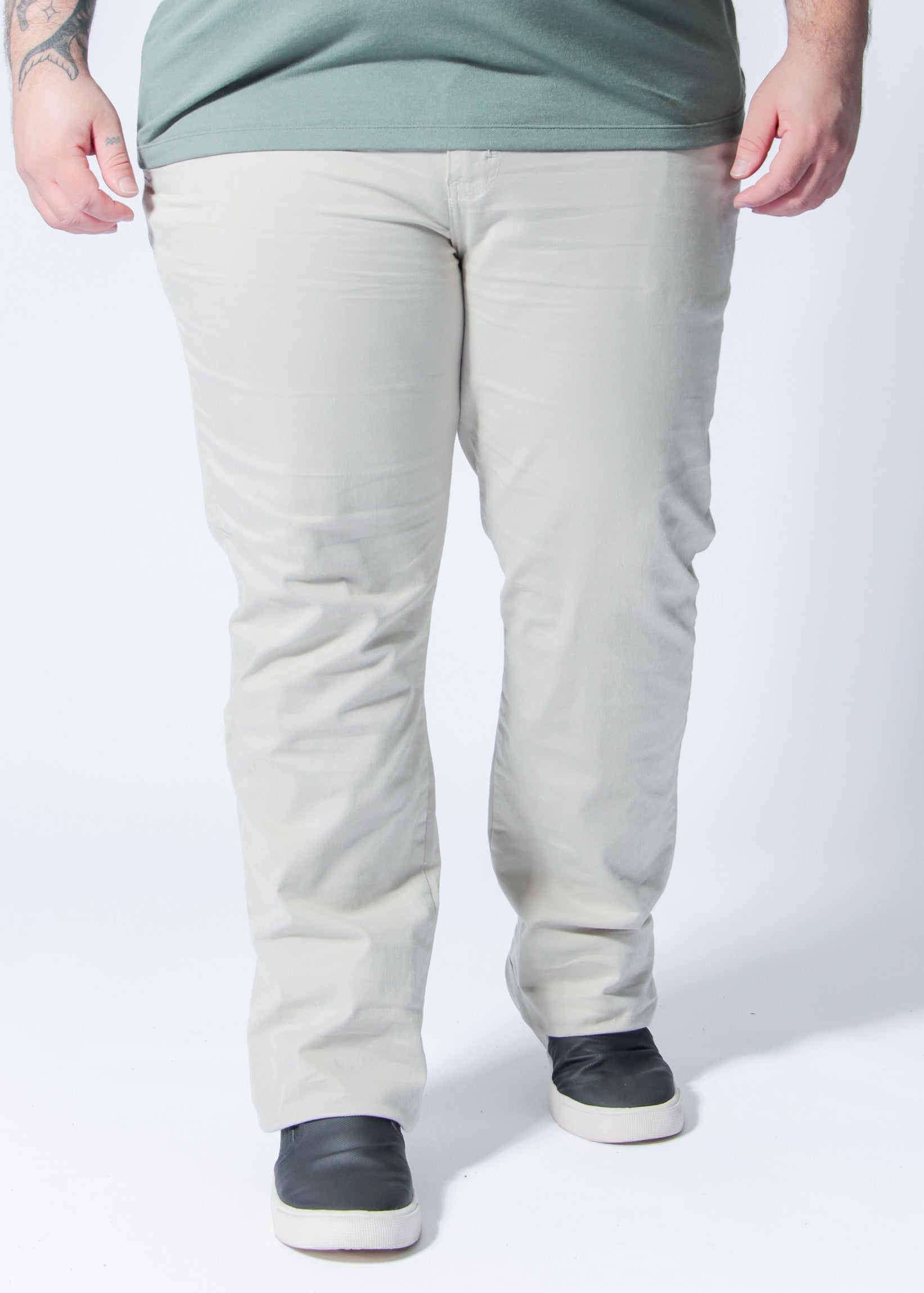 Calça Sarja Bolso Faca Plus Size Areia