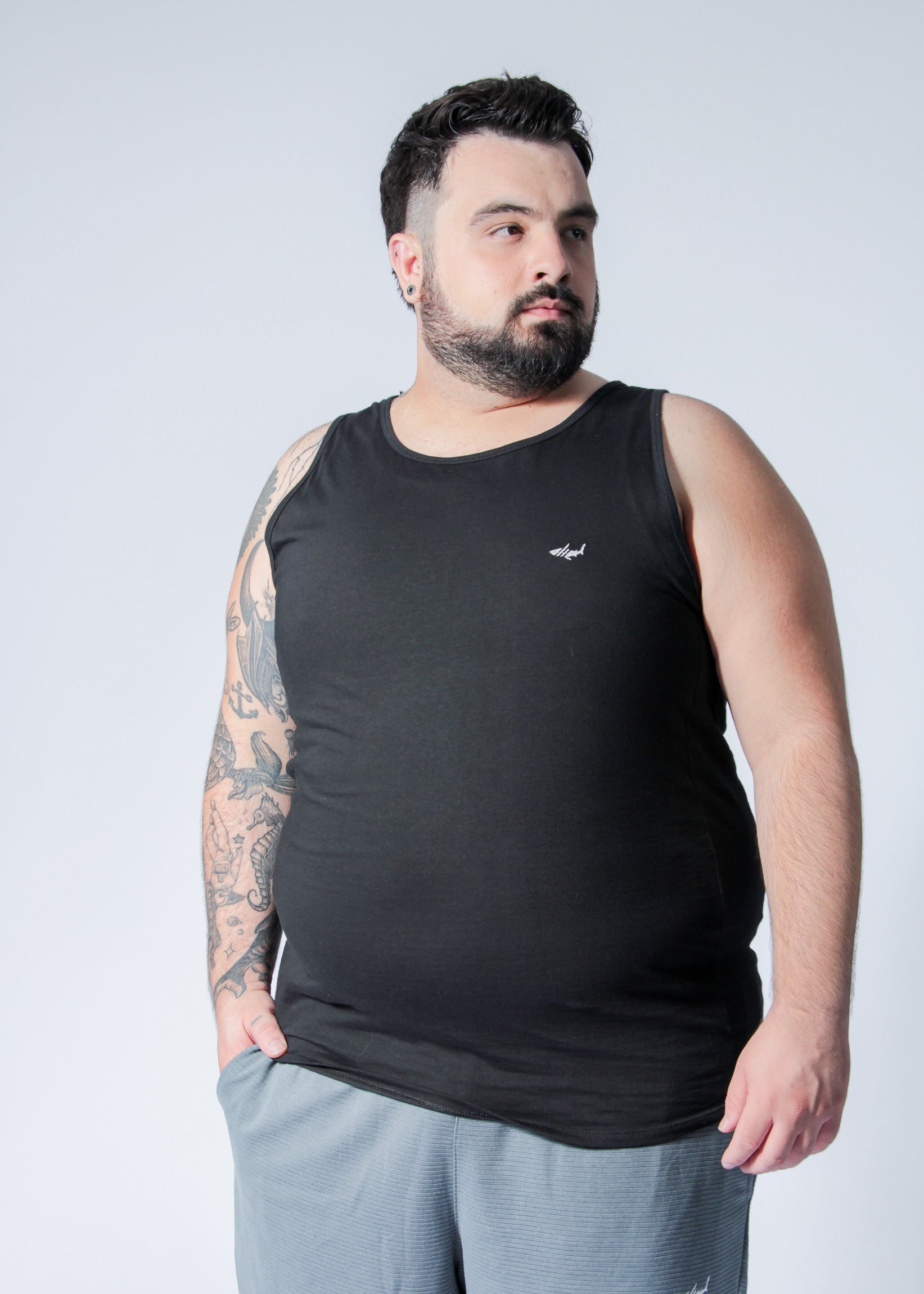 Regata Básica Plus Size - Preta