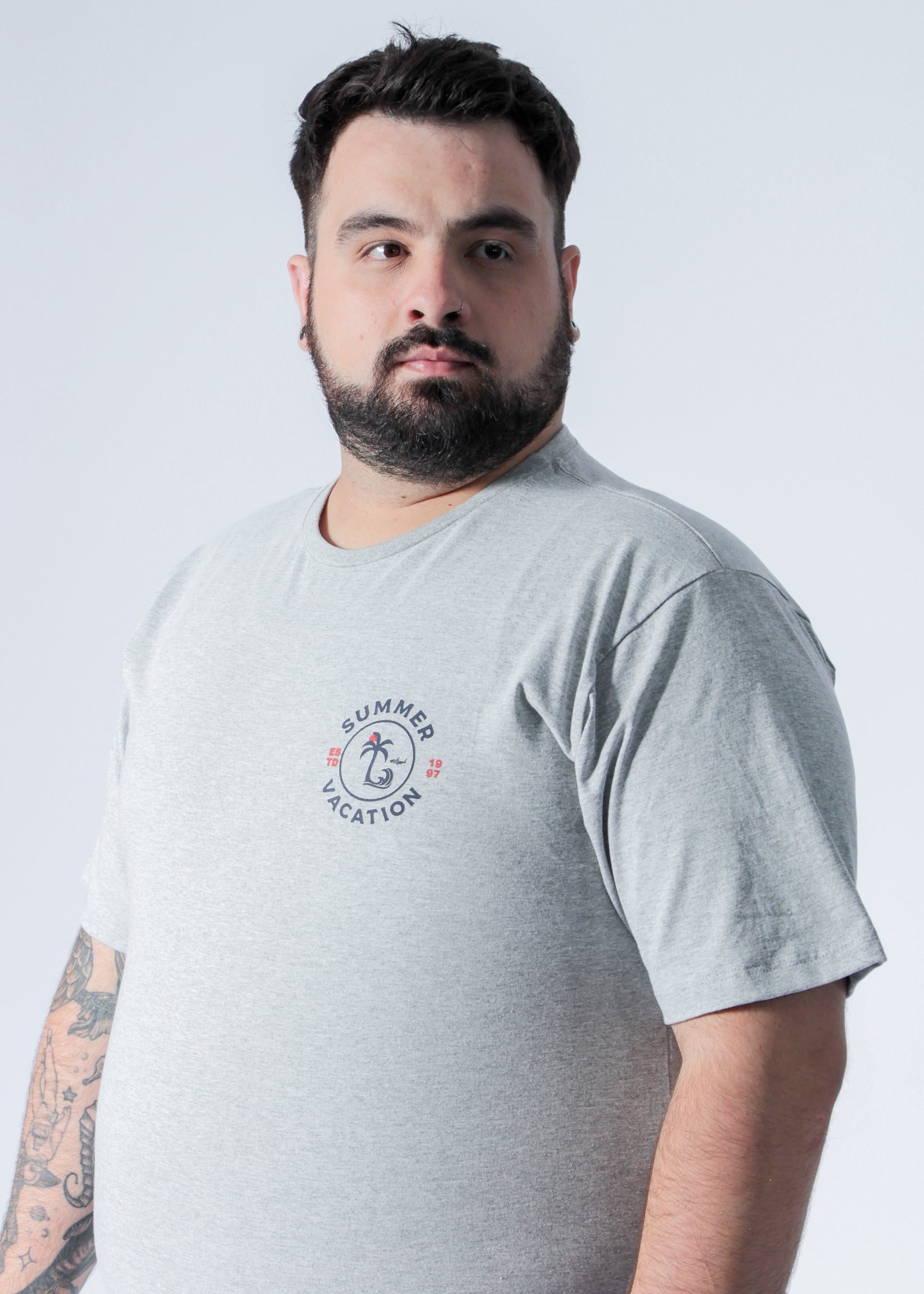 Camiseta Estampada Summer Plus Size - Cinza