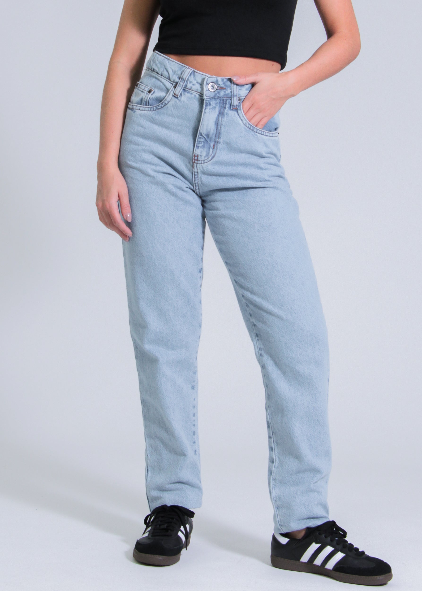 Calça Jeans - Clara Mom Estonada