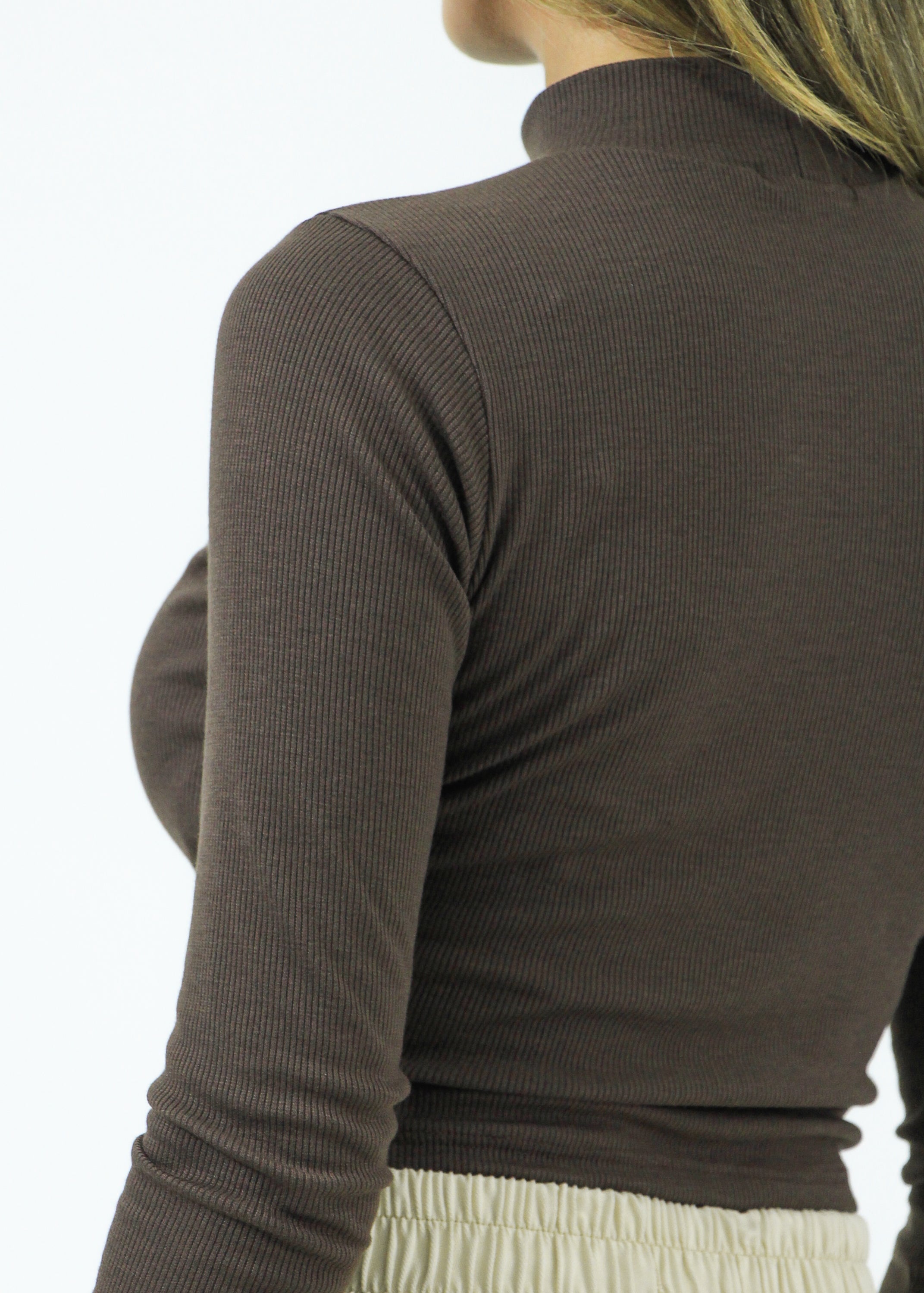 Cropped Canelado Gola Alta - Marrom