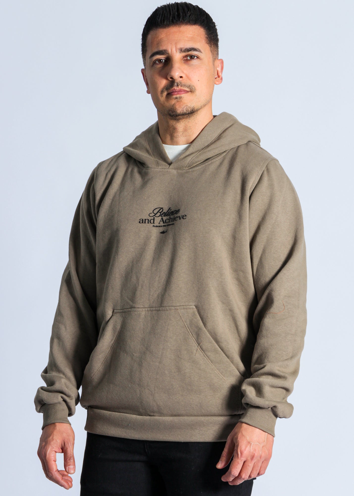 Moletom Canguru Premium Believe - Caqui
