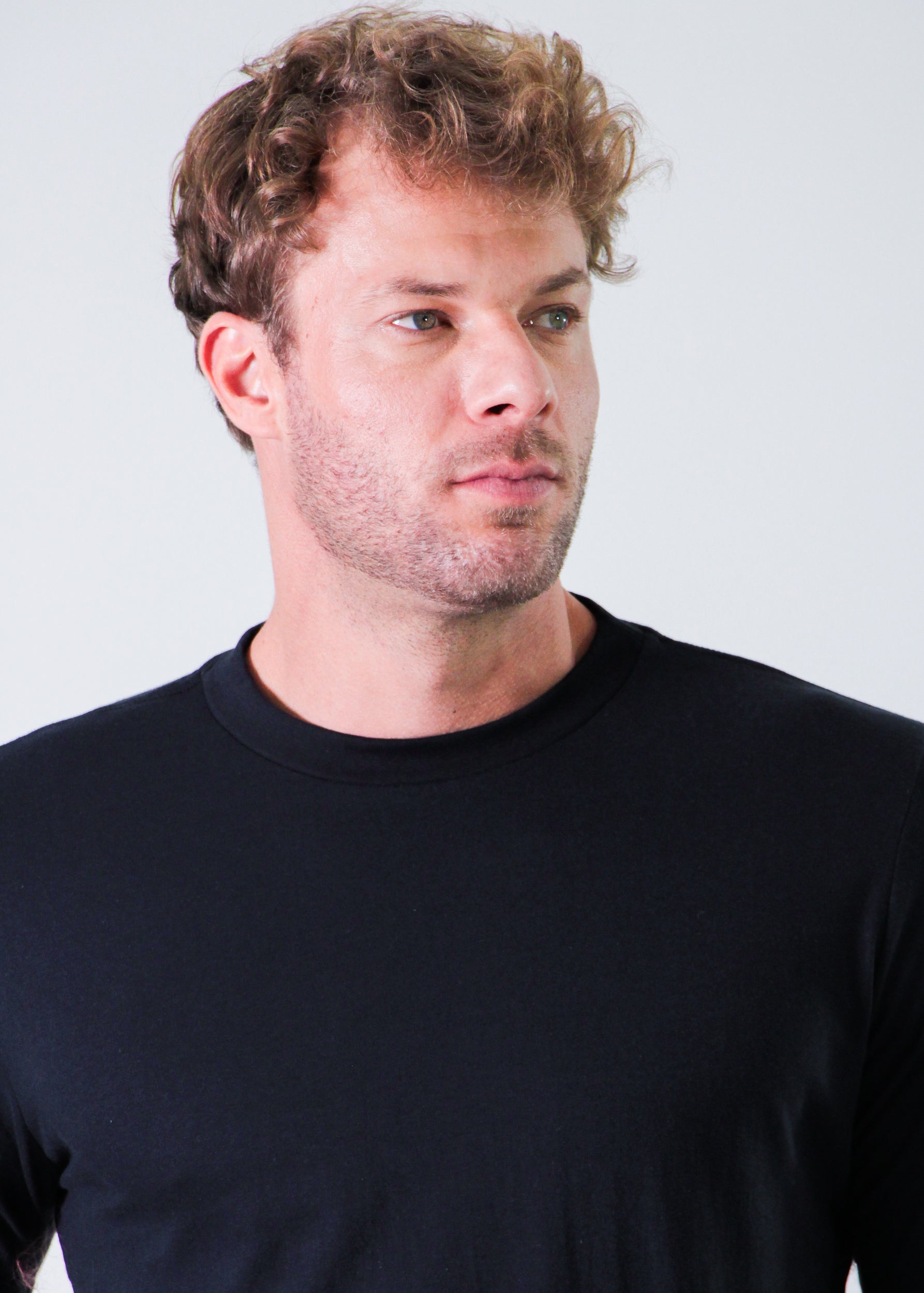 Camiseta Manga Longa Lisa - Preta