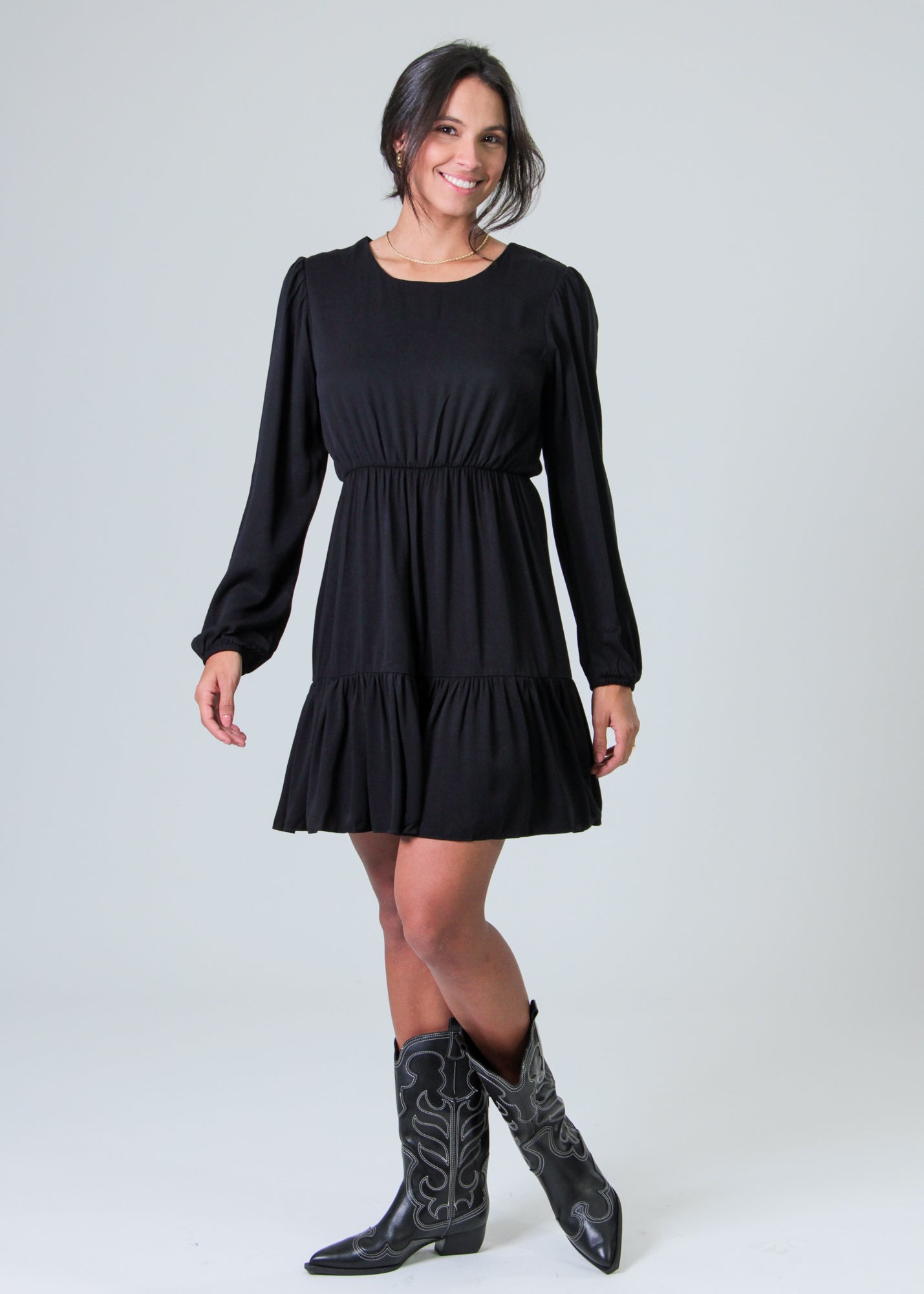 Vestido Babado Manga Longa - Preto