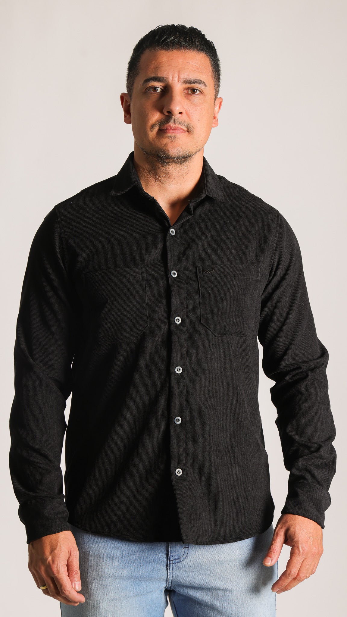 Camisa Cotelê Manga Longa - Preta