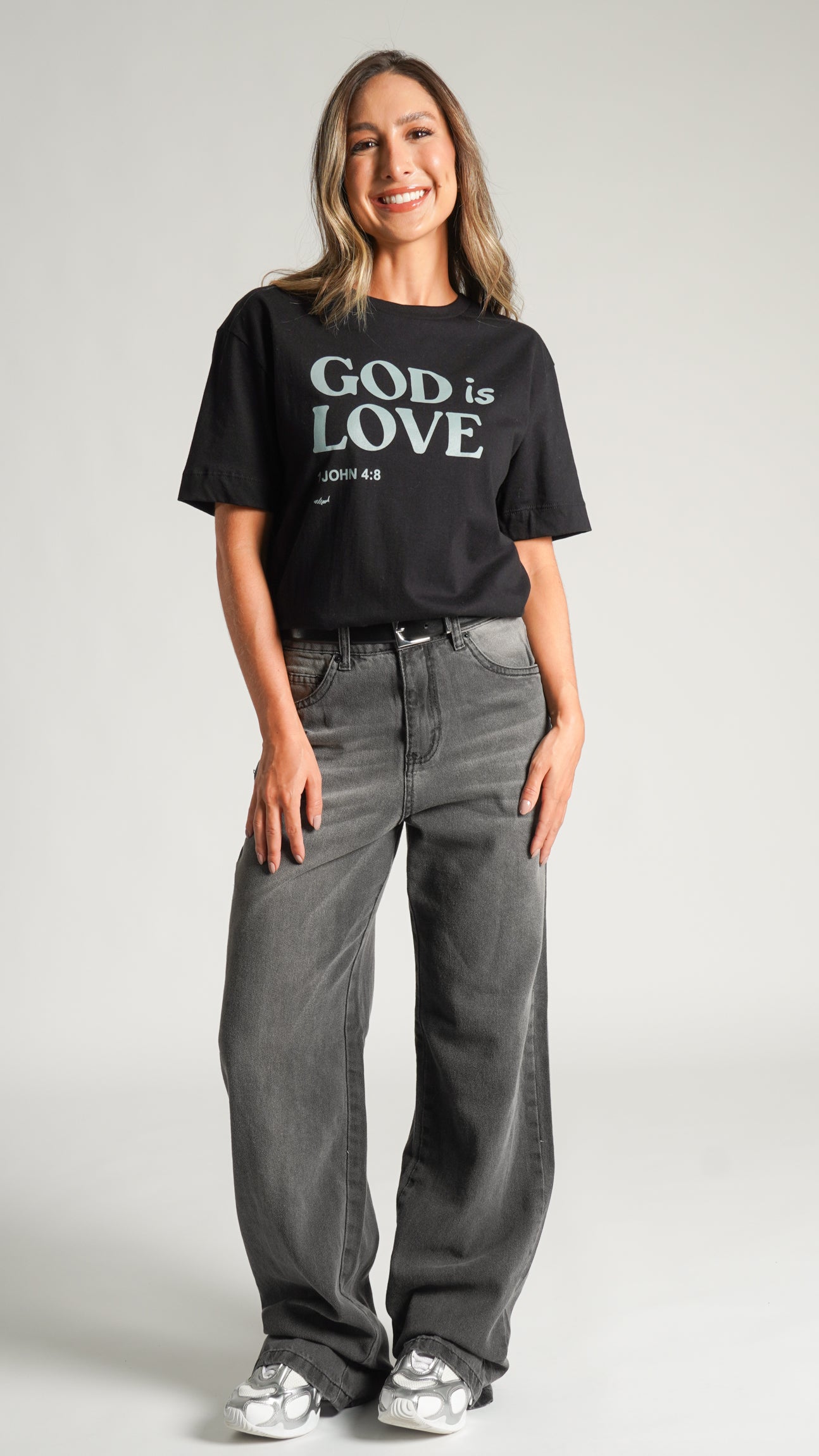 Camiseta Oversized God is Love - Preta