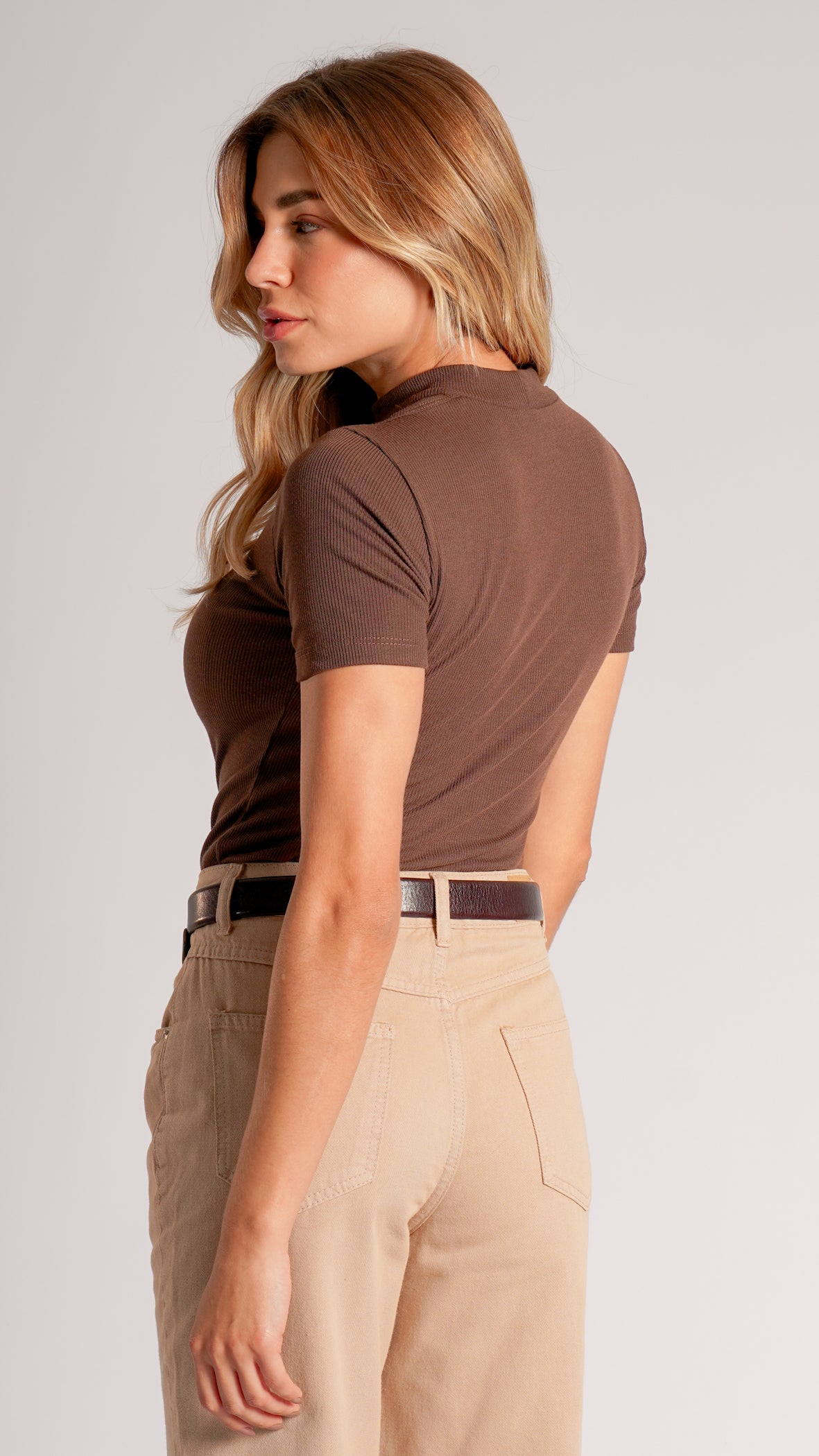 Blusa Abertura Ombro - Marrom