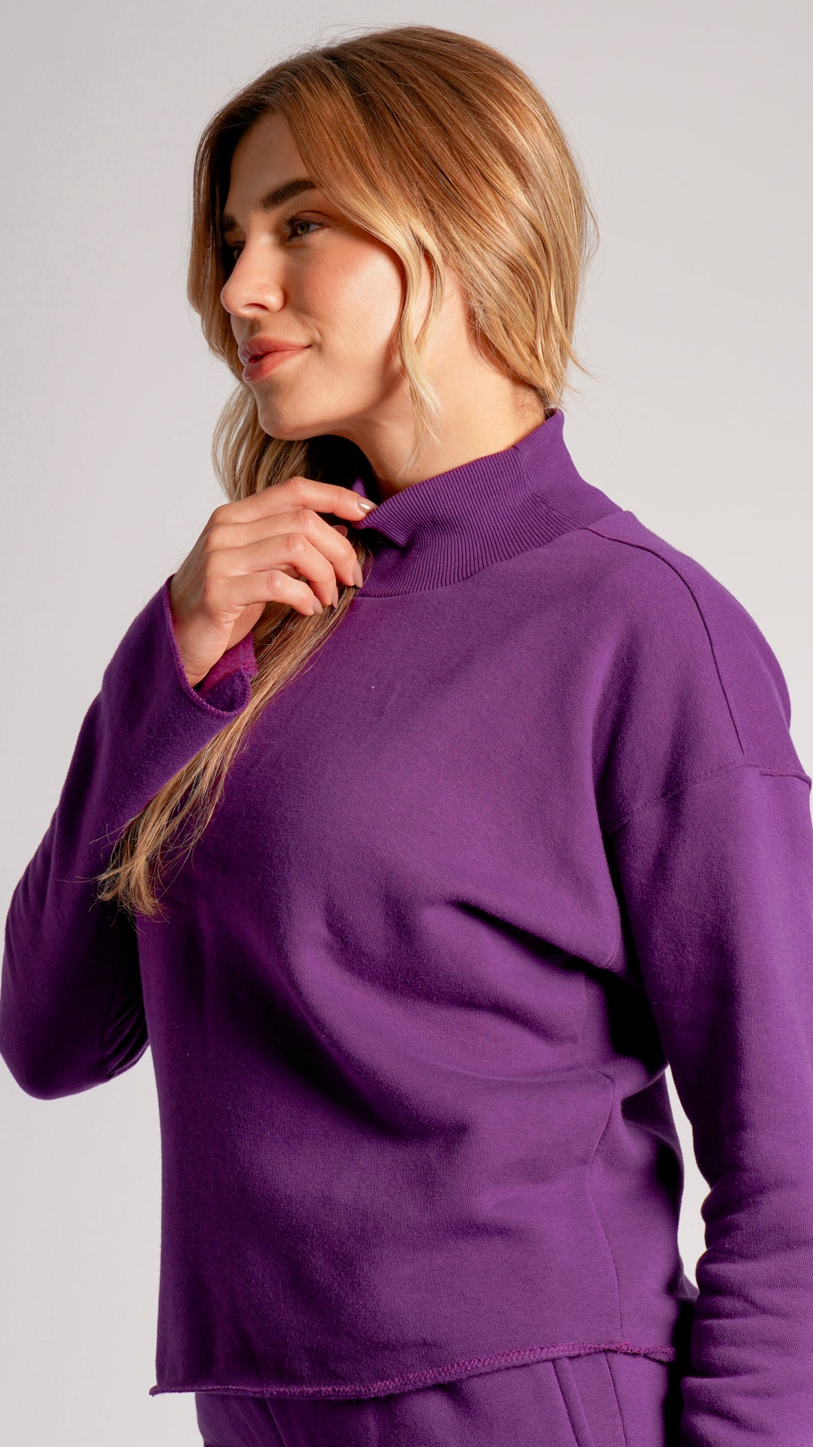 Moletom Cropped Gola Alta Premium - Roxo