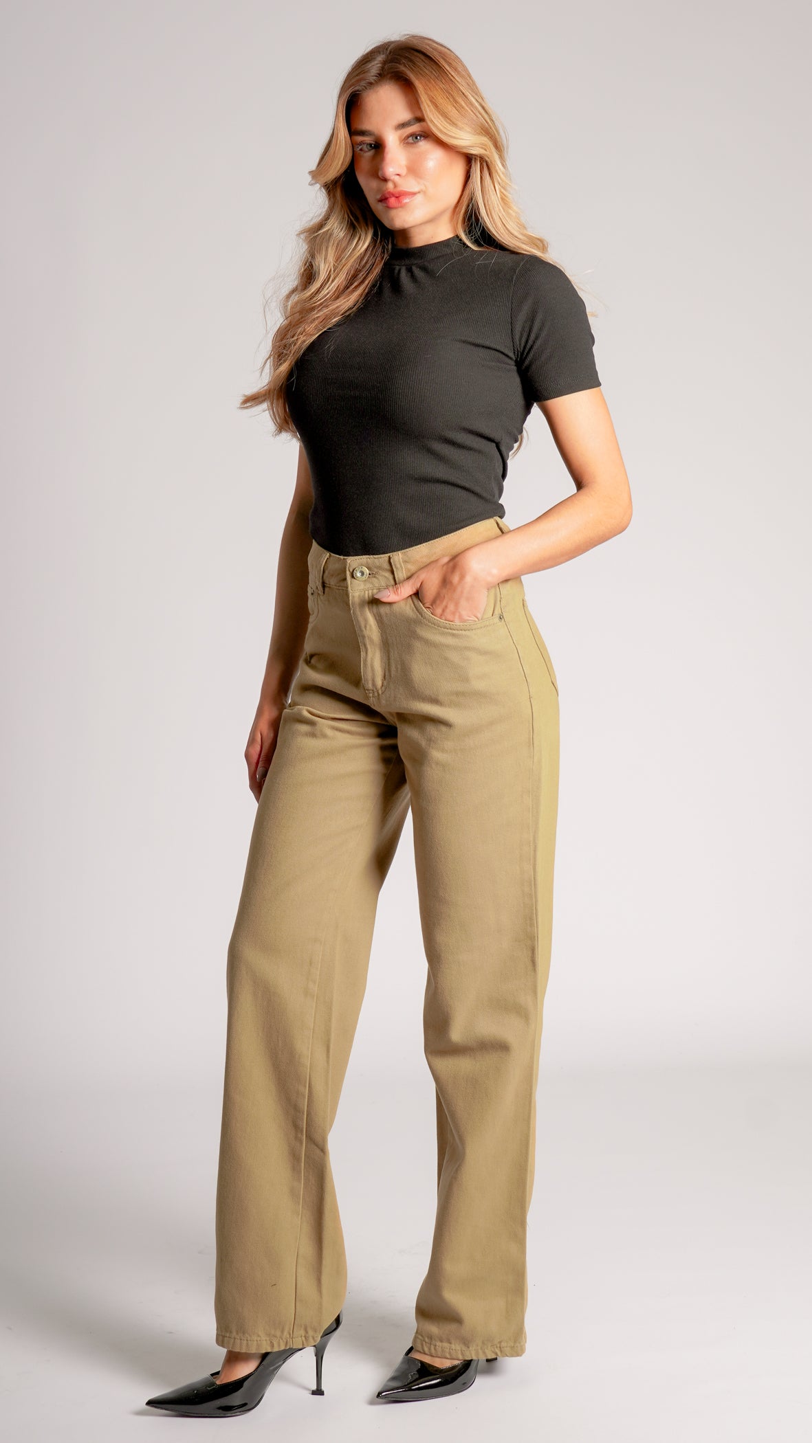 Blusa Abertura Ombro - Preta