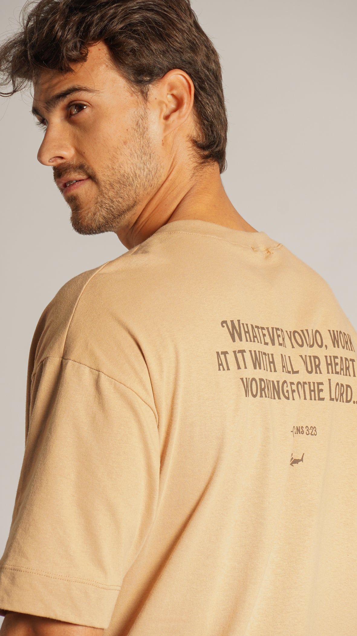 Camiseta Oversized - Ocre