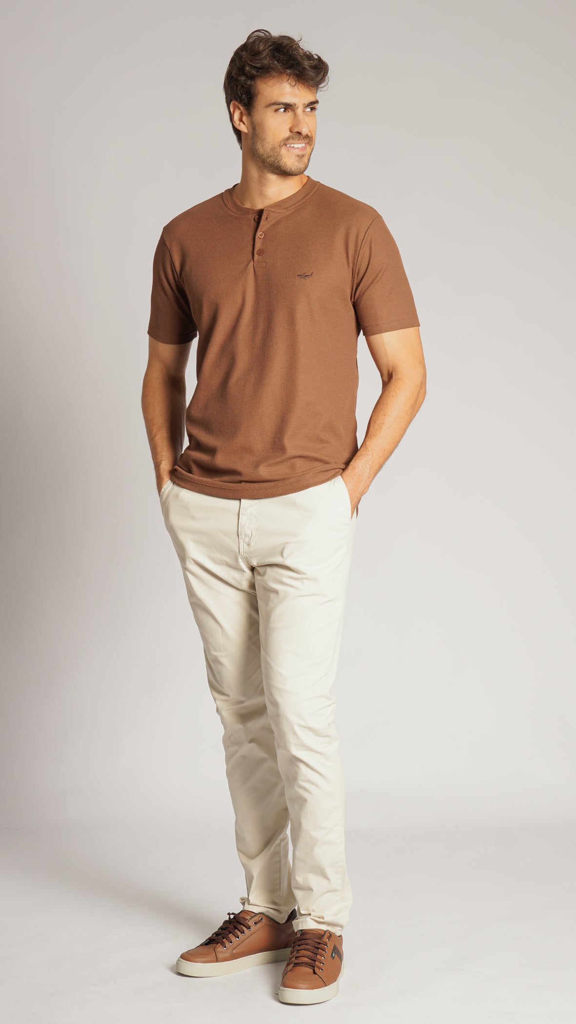 Camiseta Tricô Gola Portuguesa - Marrom