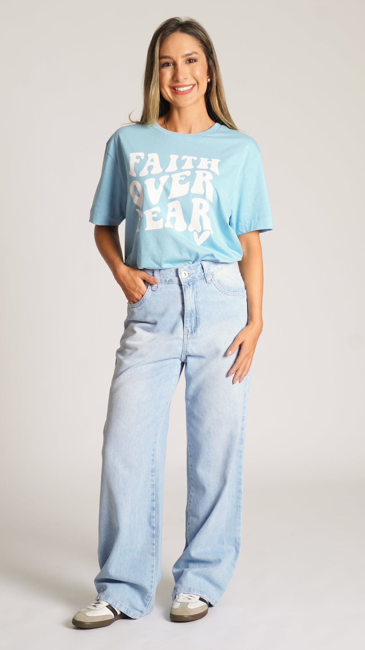 Camiseta Oversized Faith Over Fear - Azul