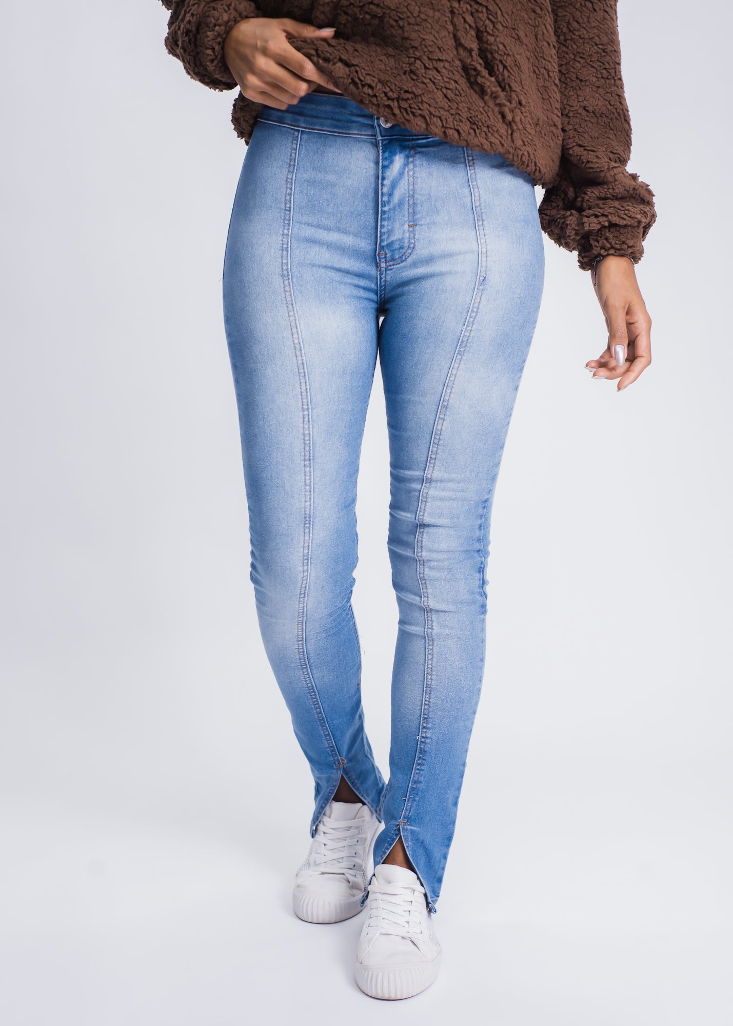 Calça Jeans Skinny Fenda - Clara