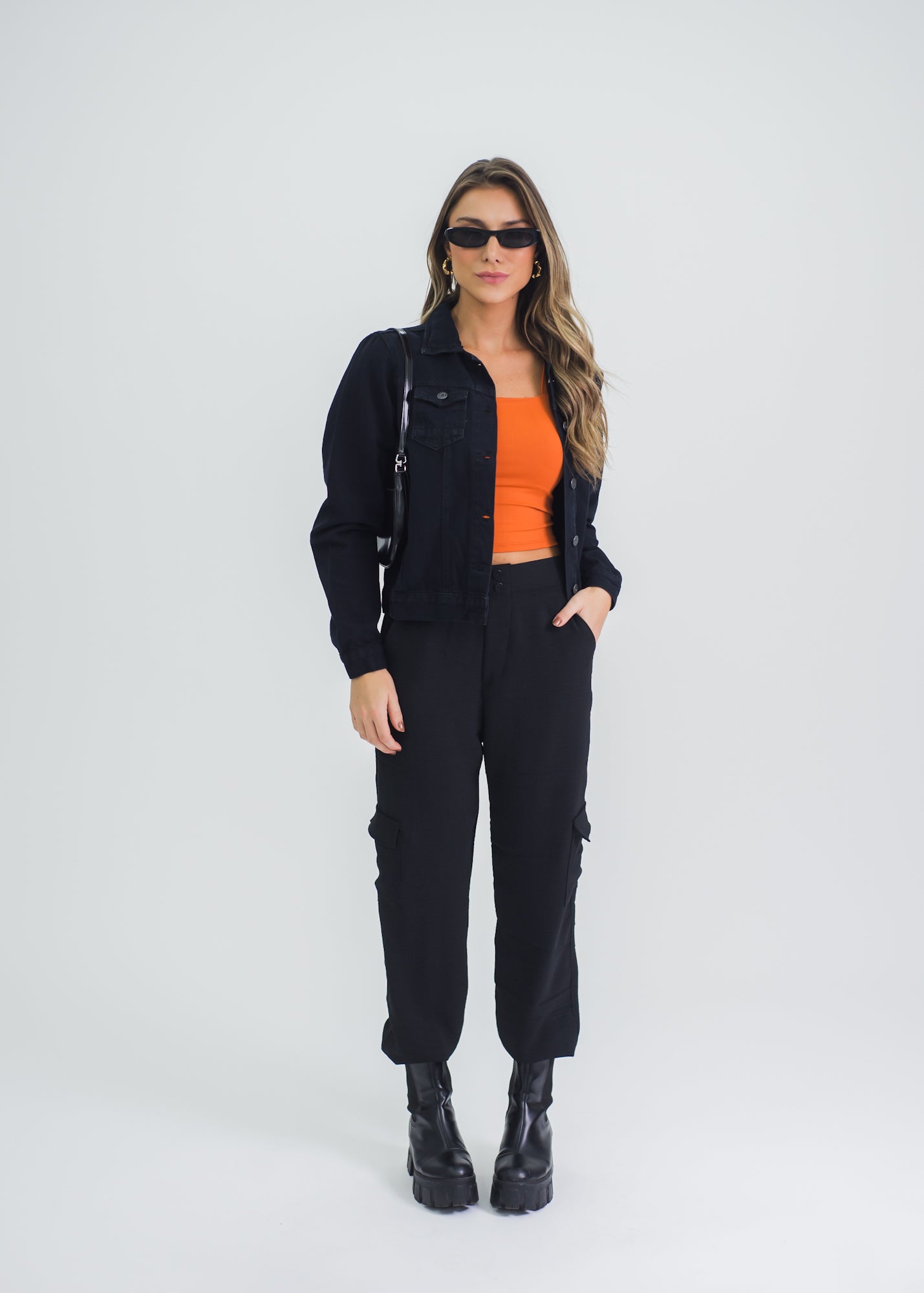 Jaqueta Jeans Destroyed - Preta