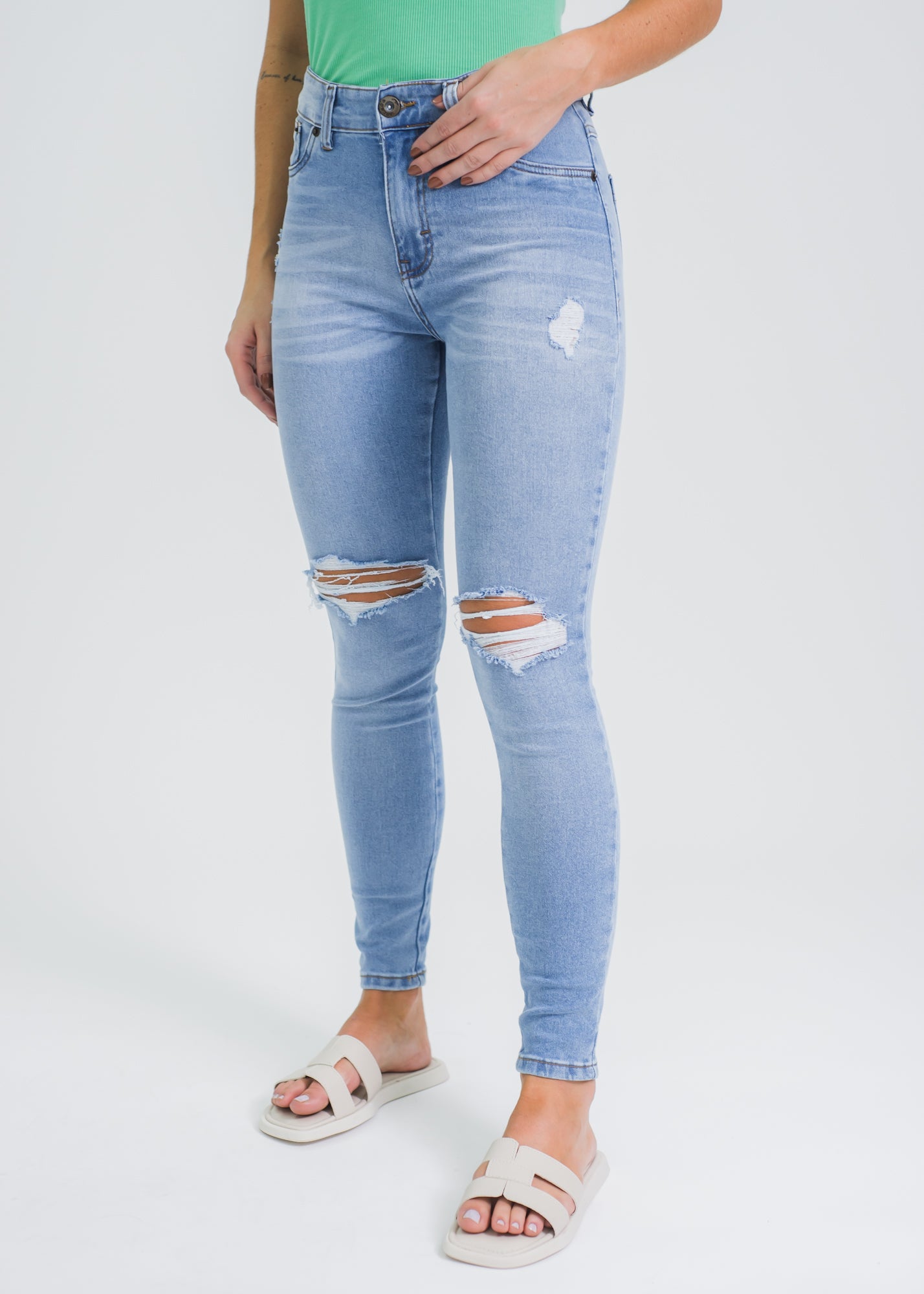 Calça Jeans Skinny Destroyed - Clara