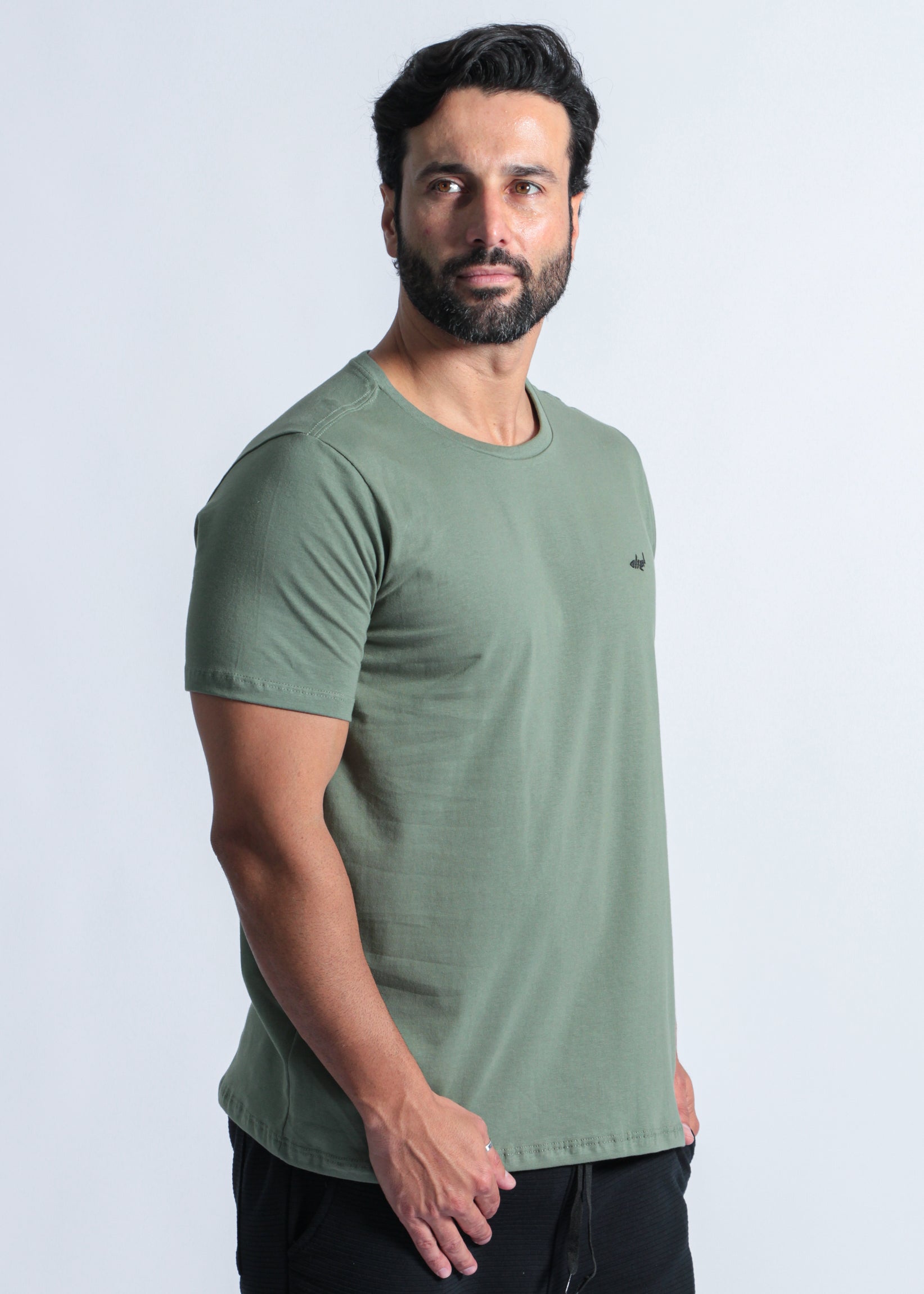 Camiseta Básica - Verde Militar