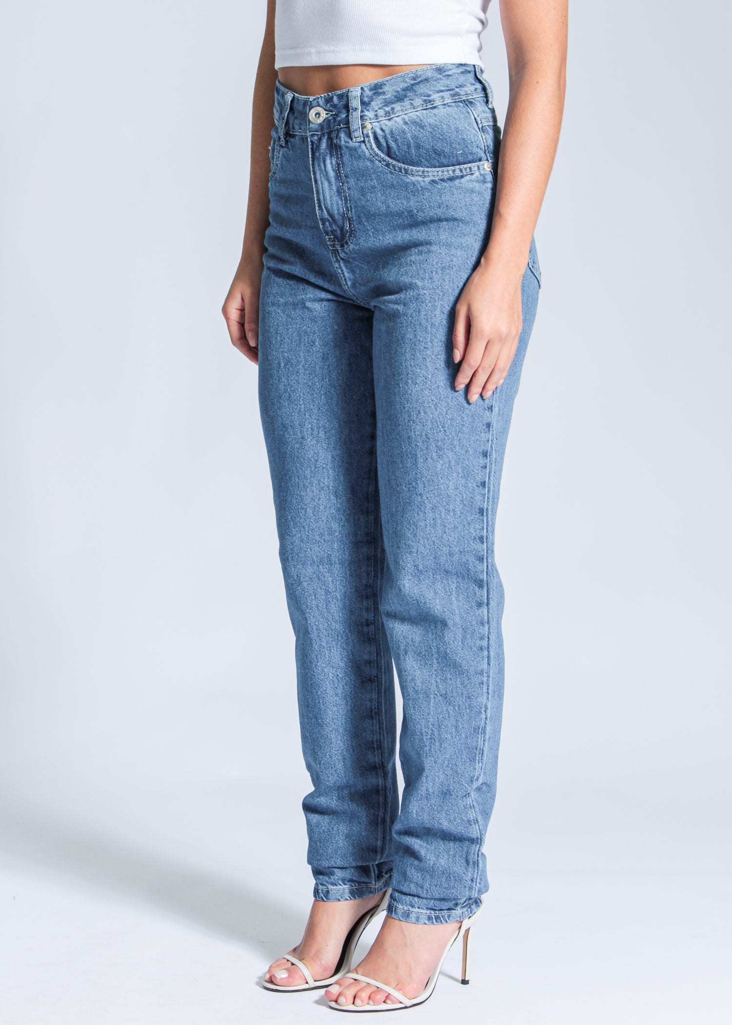 Calça Jeans Mom Estonada - Escura