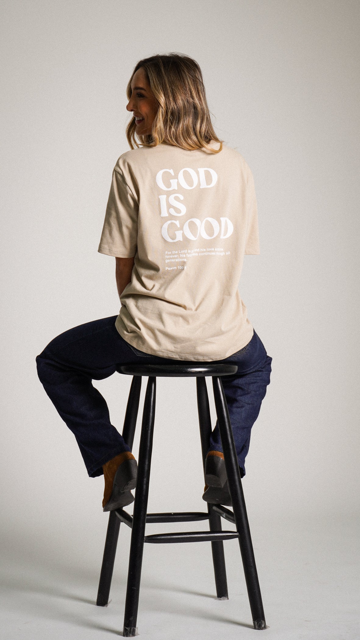 Camiseta Oversized Bege - God is Good